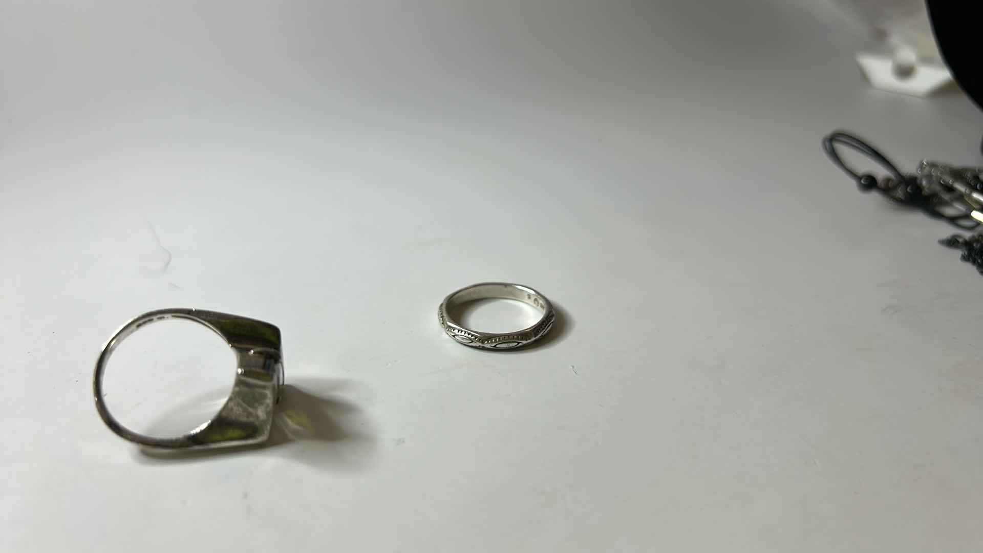 Photo 4 of 3 STERLING SILVER WOMENS RINGS ESTIMATED SIZE 7.5
