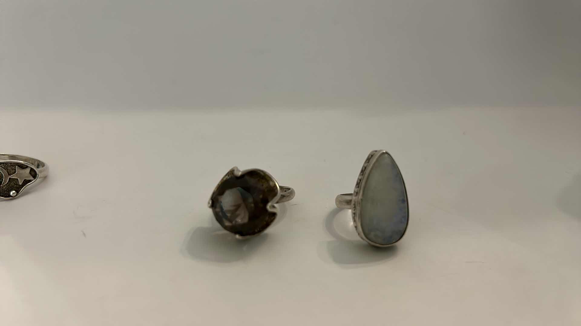 Photo 1 of 4 STERLING SILVER WOMENS RINGS ESTIMATED SIZE 7.5