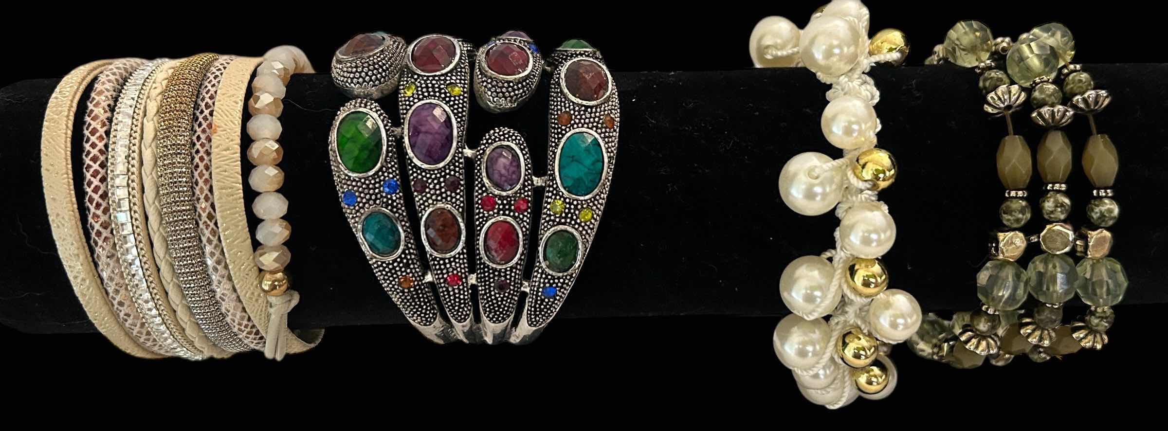 Photo 1 of 4 WOMENS BRACELETS