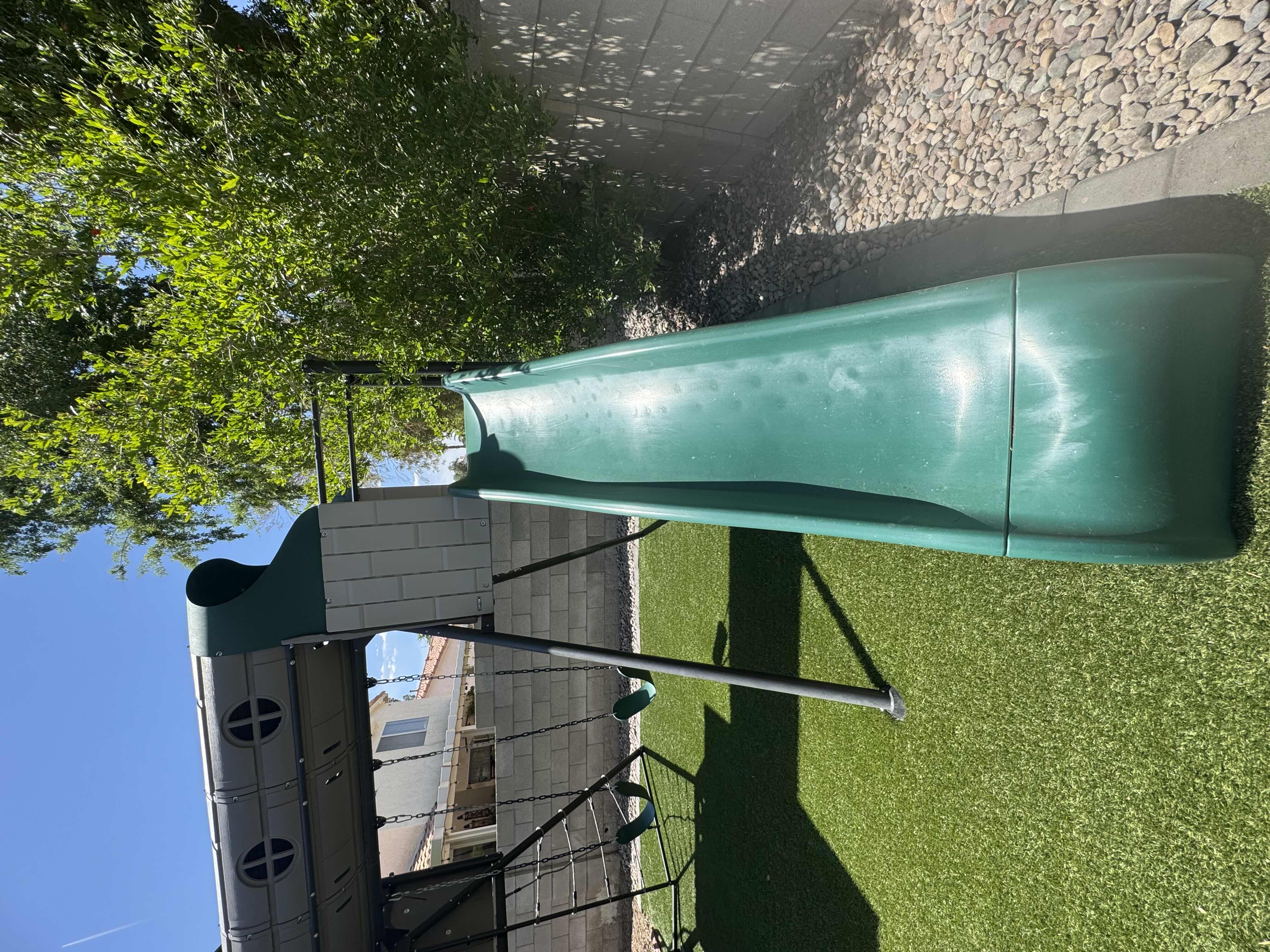 Photo 9 of LIFETIME ADVENTURE TUNNEL PLAYSET, JUNGLE GYM, OUTDOOR, PLAYGROUND AGES 3-12, GREEN/GRAY

190” X 155” X H130”