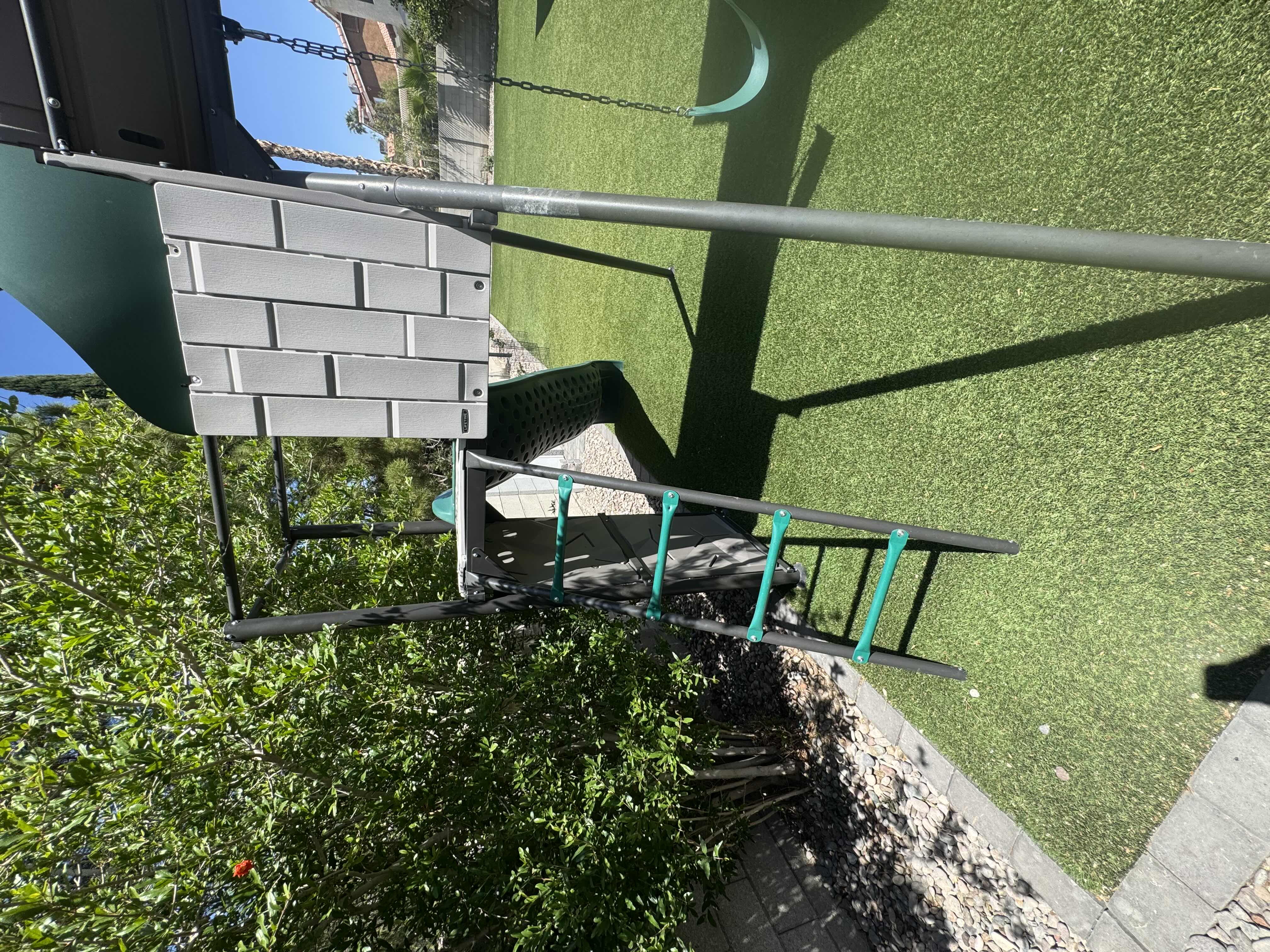 Photo 8 of LIFETIME ADVENTURE TUNNEL PLAYSET, JUNGLE GYM, OUTDOOR, PLAYGROUND AGES 3-12, GREEN/GRAY

190” X 155” X H130”