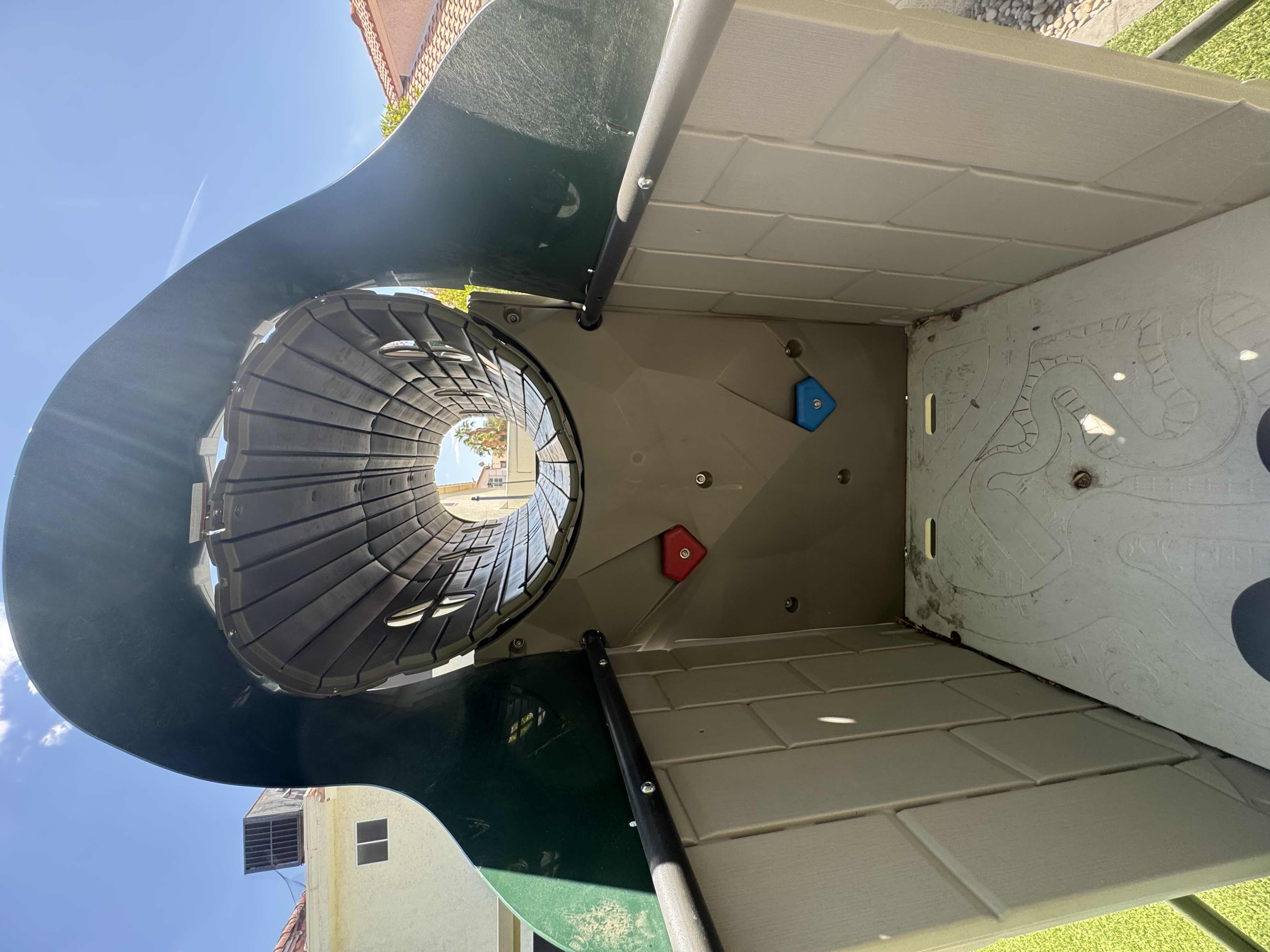 Photo 10 of LIFETIME ADVENTURE TUNNEL PLAYSET, JUNGLE GYM, OUTDOOR, PLAYGROUND AGES 3-12, GREEN/GRAY

190” X 155” X H130”