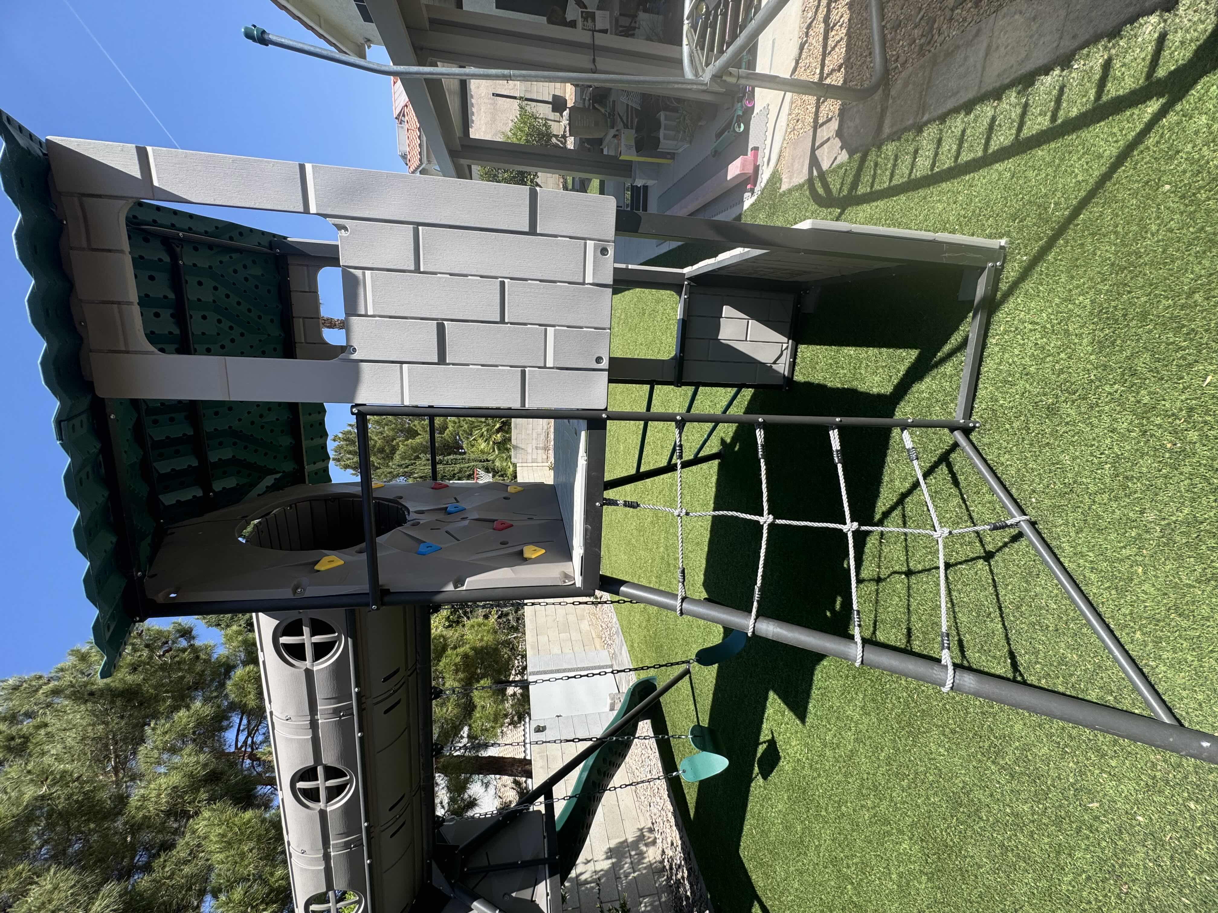 Photo 5 of LIFETIME ADVENTURE TUNNEL PLAYSET, JUNGLE GYM, OUTDOOR, PLAYGROUND AGES 3-12, GREEN/GRAY

190” X 155” X H130”