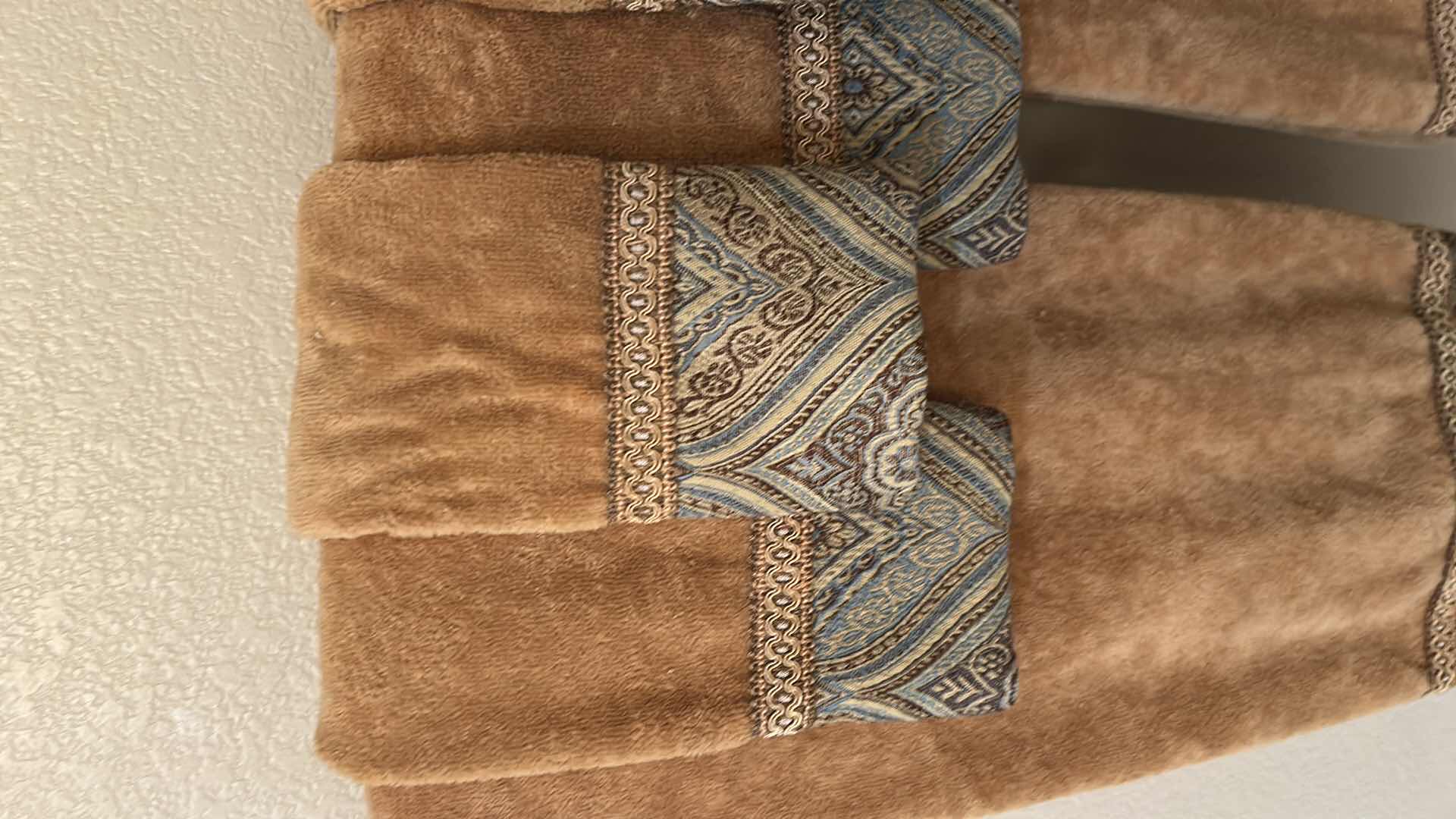 Photo 1 of 7- GOLD BAHAMA PRINT TOWELS