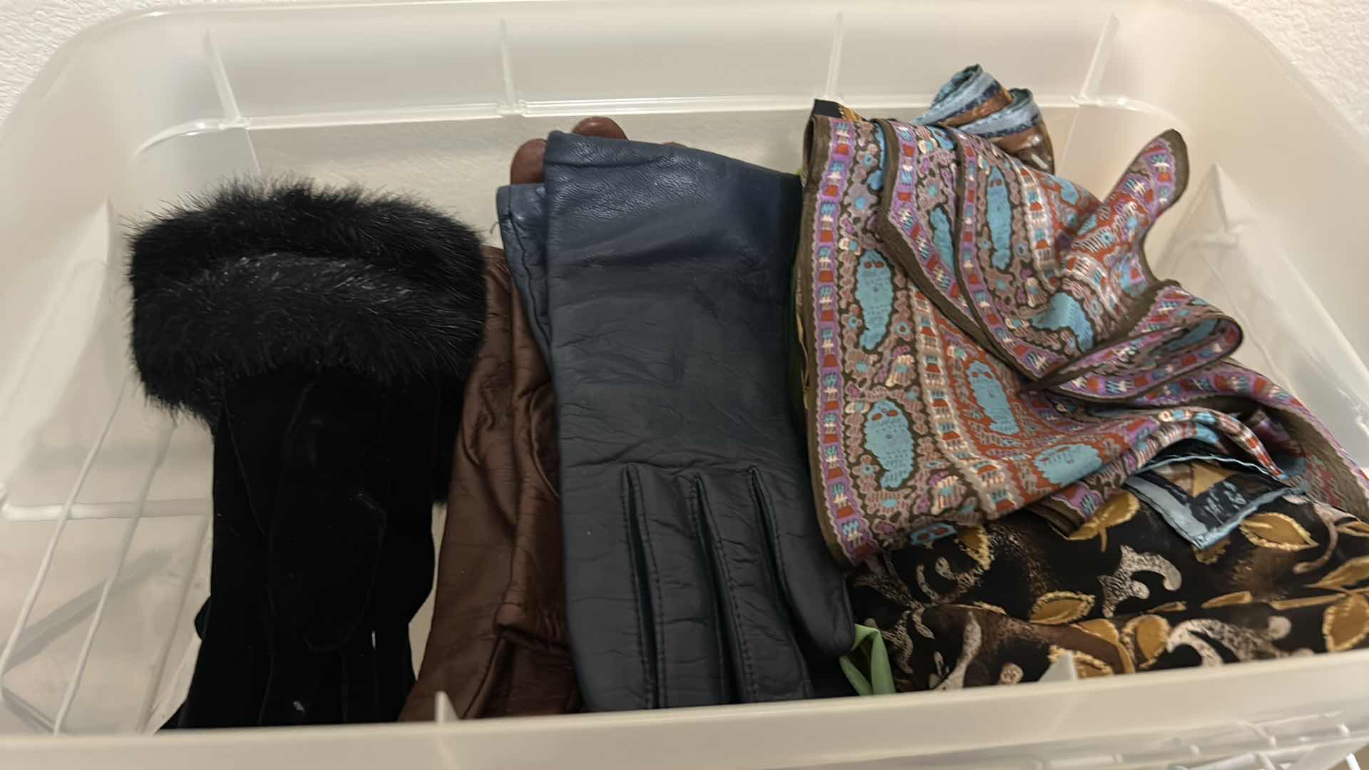 Photo 2 of CONTENTS OF CONTAINER LADIES GLOVES SCRAFS