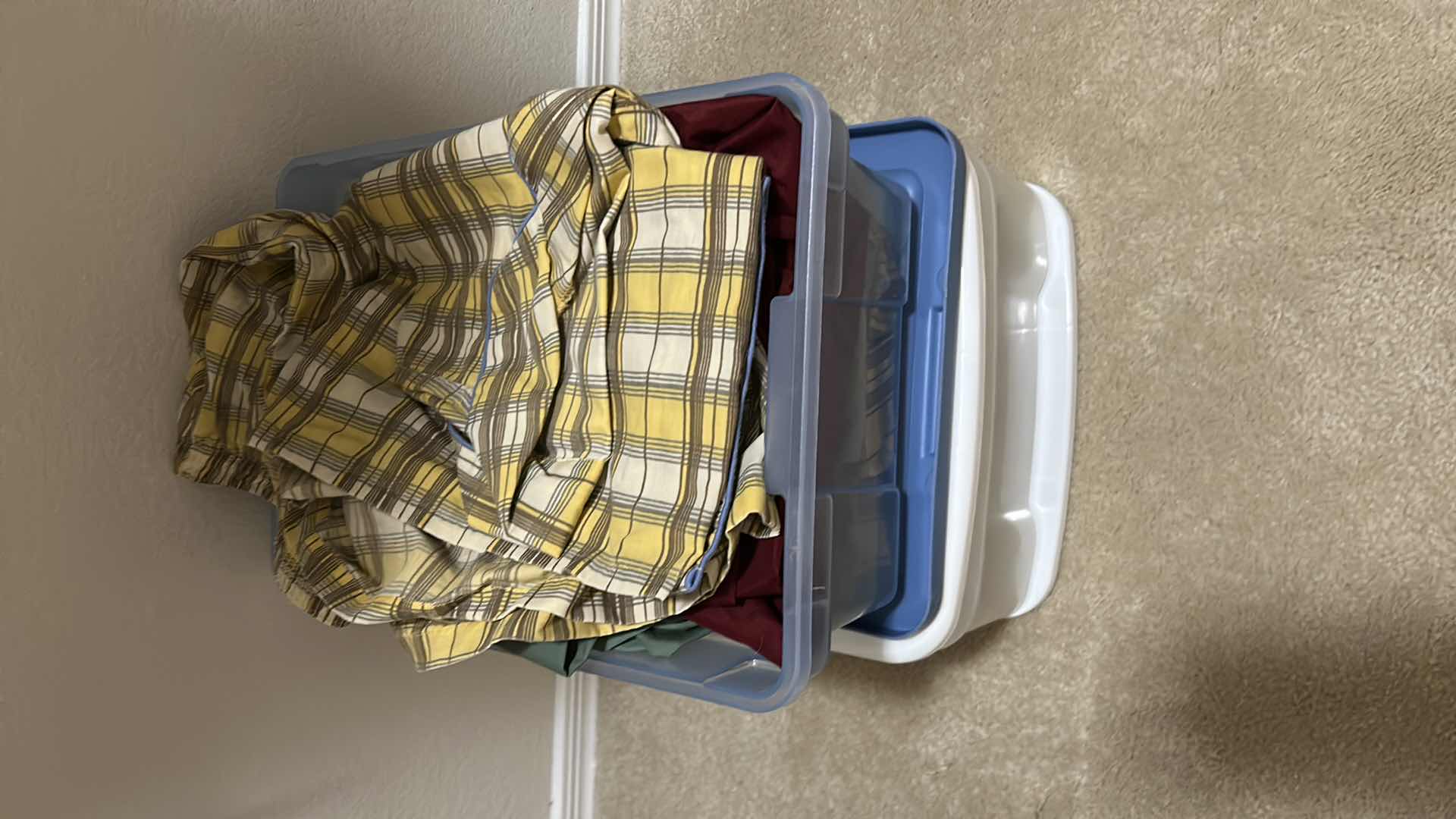 Photo 1 of CONTENTS OF CONTAINER MENS PAJAMAS SIZE LARGE