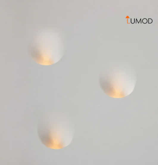 Photo 1 of NIB - MORETTI ITALIAN STYLE ONE WHITE PLASTER CIRCULAR WALL LED LIGHTING 11.6” x 14”  LL-1037-MF