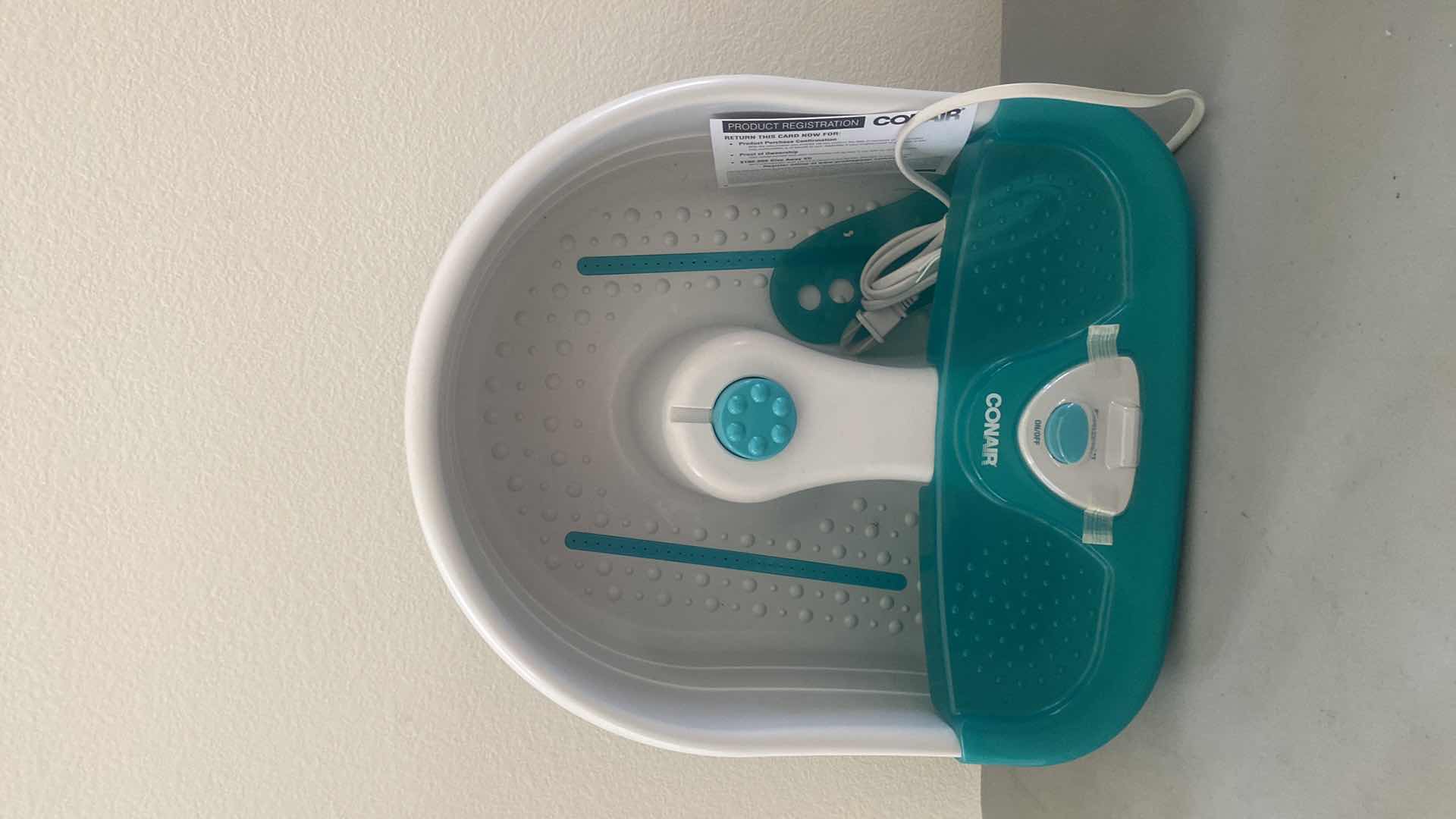 Photo 1 of CONAIR FOOT BATH & JEWELRY/MAKEUP EXPANDABLE BOX