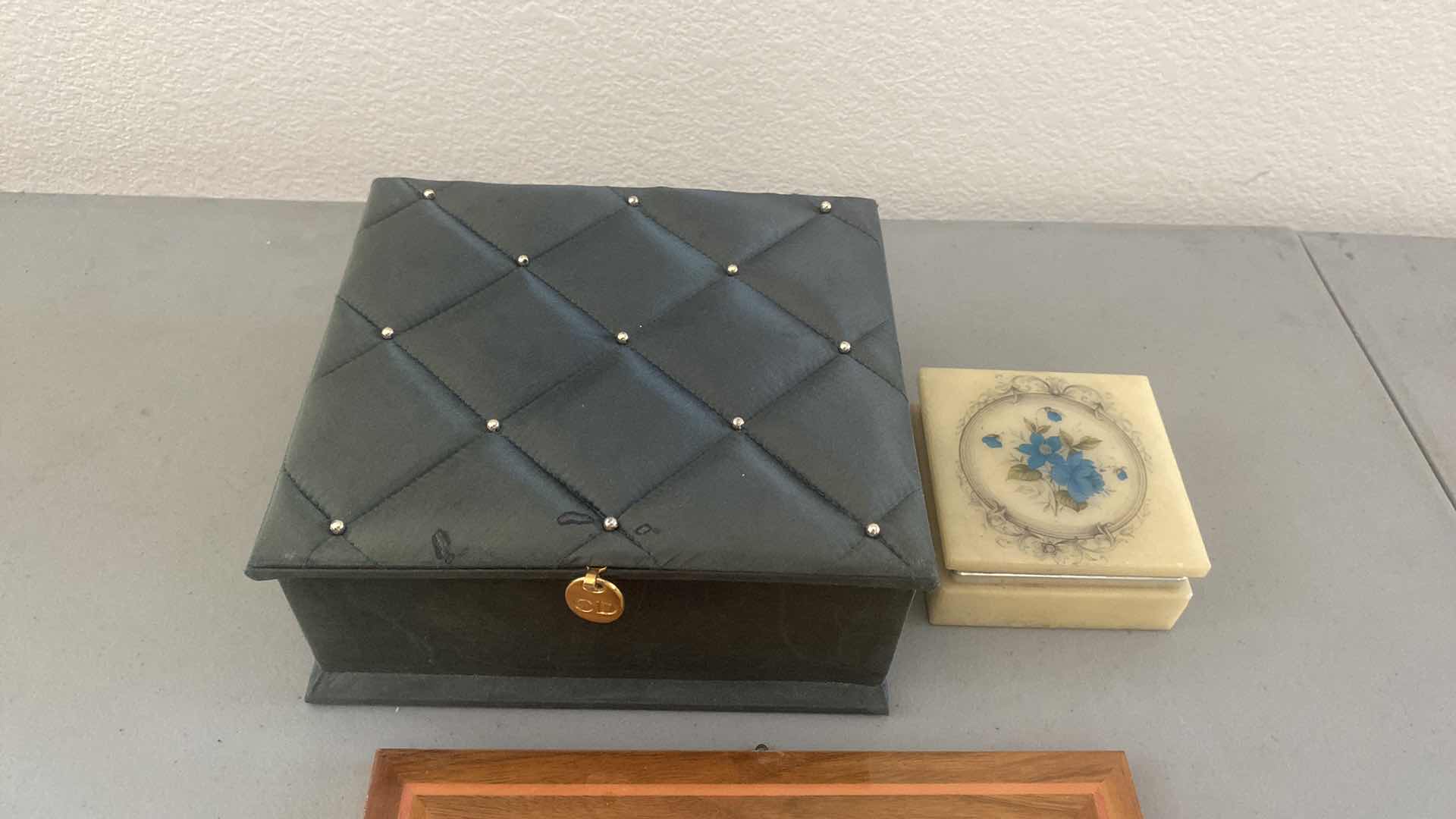 Photo 1 of 2 - BOXES & WOOD PLAQUE 9” x 7”