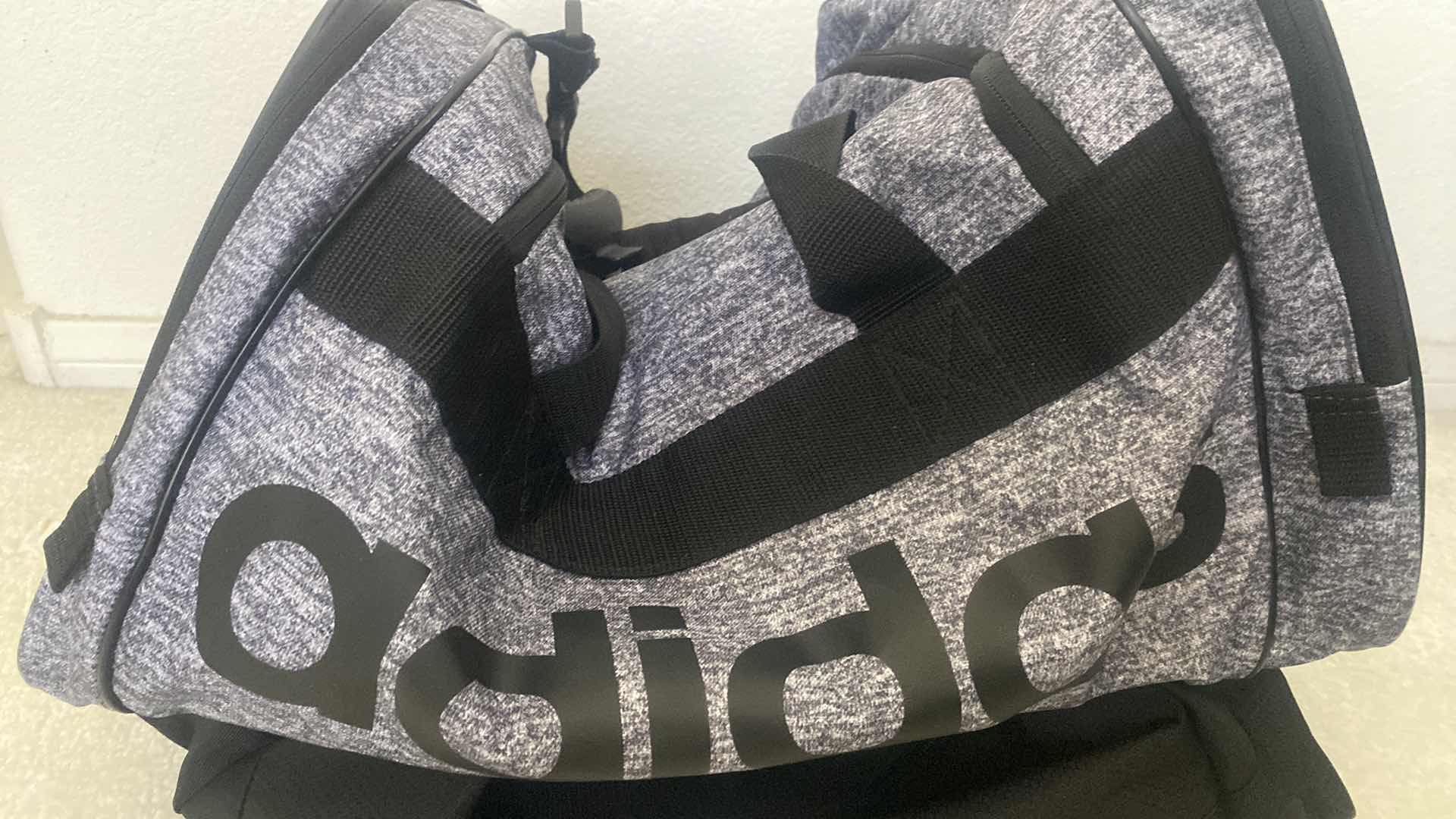 Photo 2 of 2 - ADIDAS DUFFLES