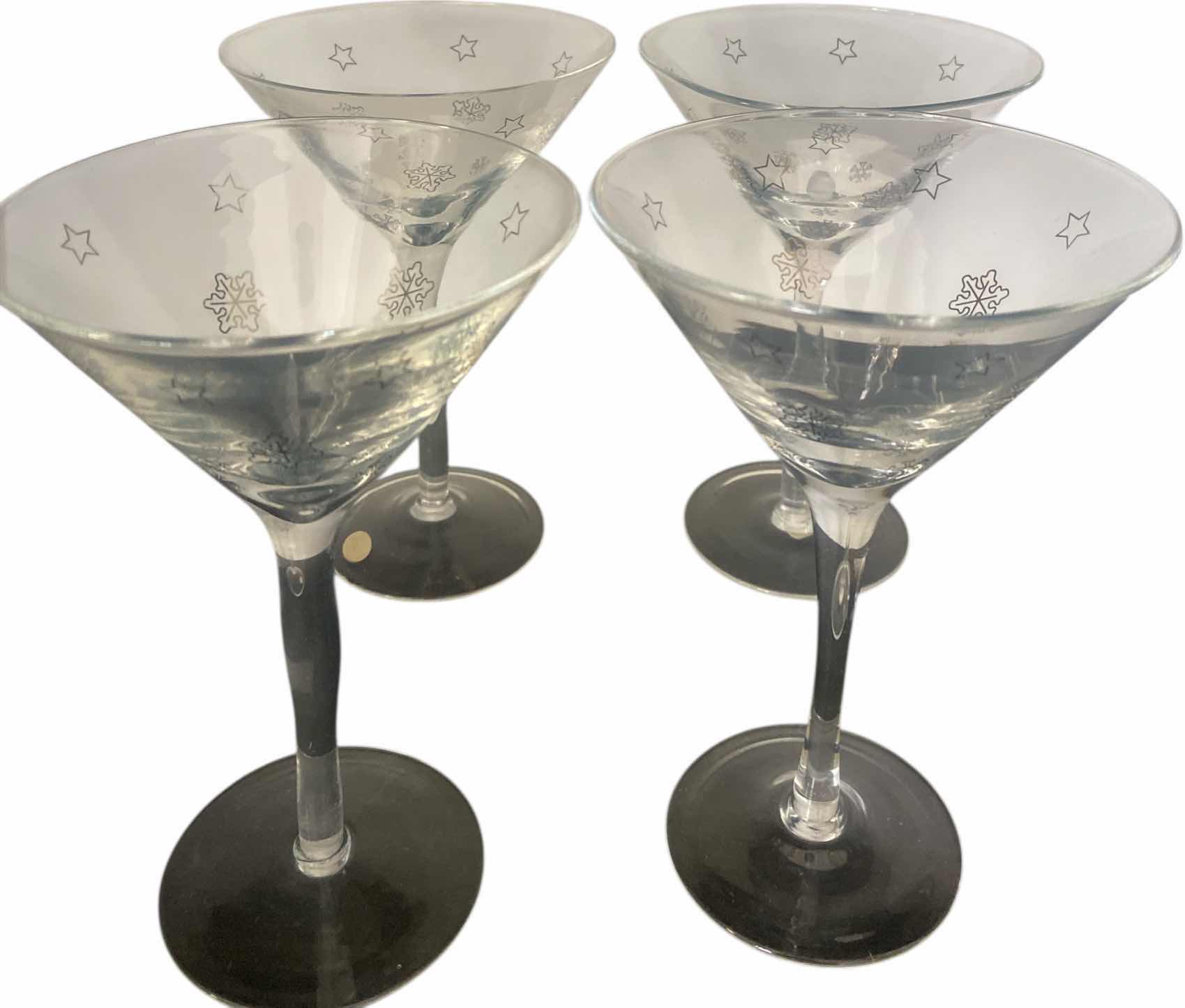Photo 1 of 4 - MARTINI GLASSES WITH STARS & SNOWFLAKES DESIGN