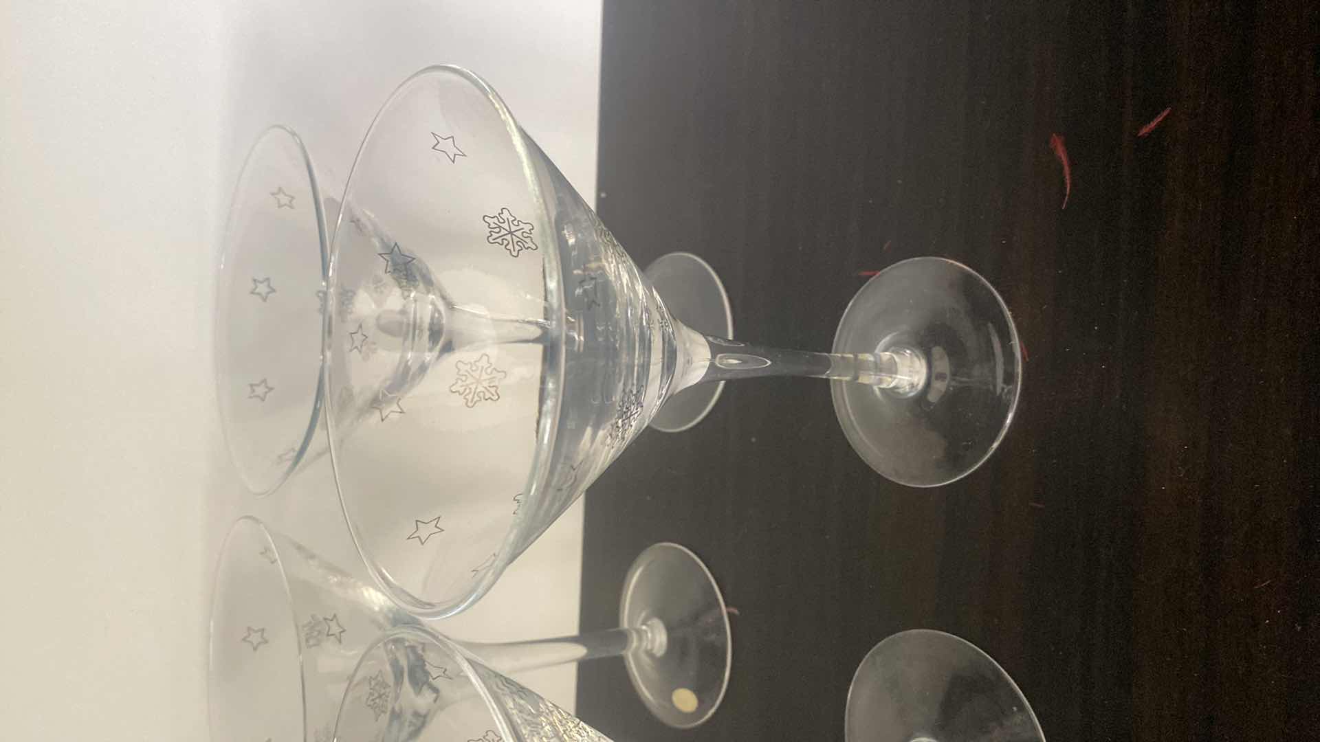 Photo 1 of 4 - MARTINI GLASSES WITH STARS & SNOWFLAKES DESIGN