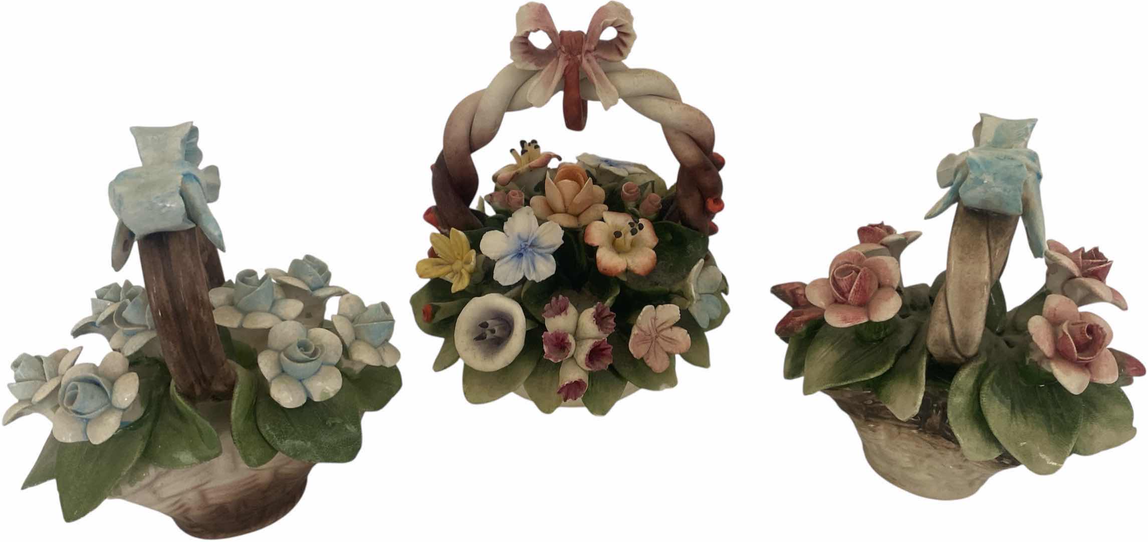 Photo 1 of 3 - CAPODIMONTE BASKETS LARGEST 4“ x 5 3/4”