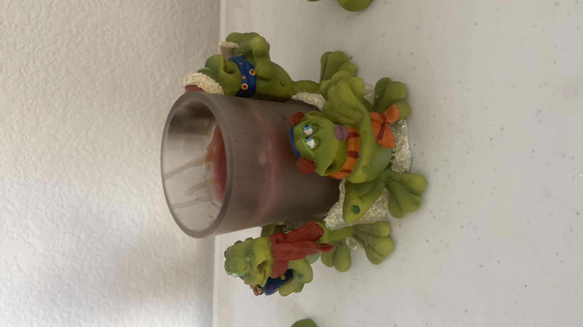 Photo 3 of 6 - CHRISTMAS HEAVY RESIN FROGS LARGEST H5”