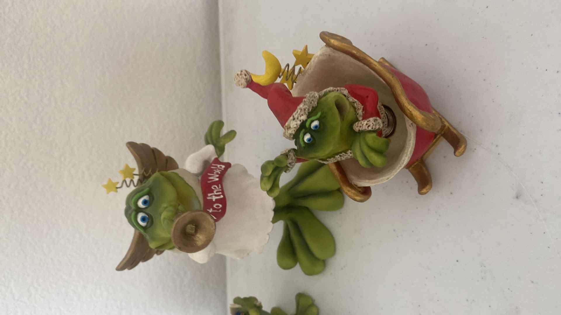 Photo 2 of 6 - CHRISTMAS HEAVY RESIN FROGS LARGEST H5”