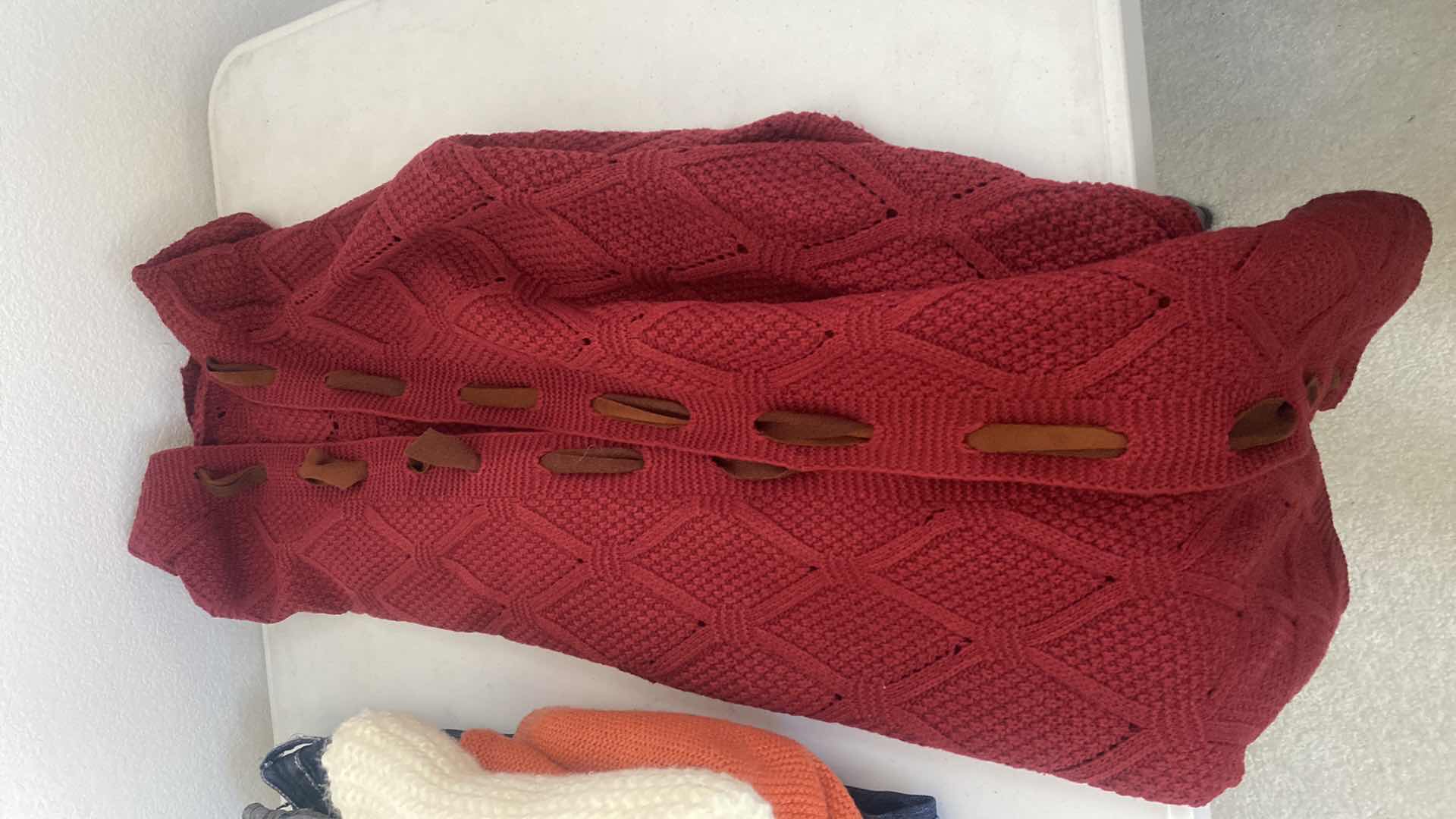 Photo 1 of 5 - WOMENS CLOTHING JEANS SIZE 5 & S, SWEATERS MEDIUM & LARGE