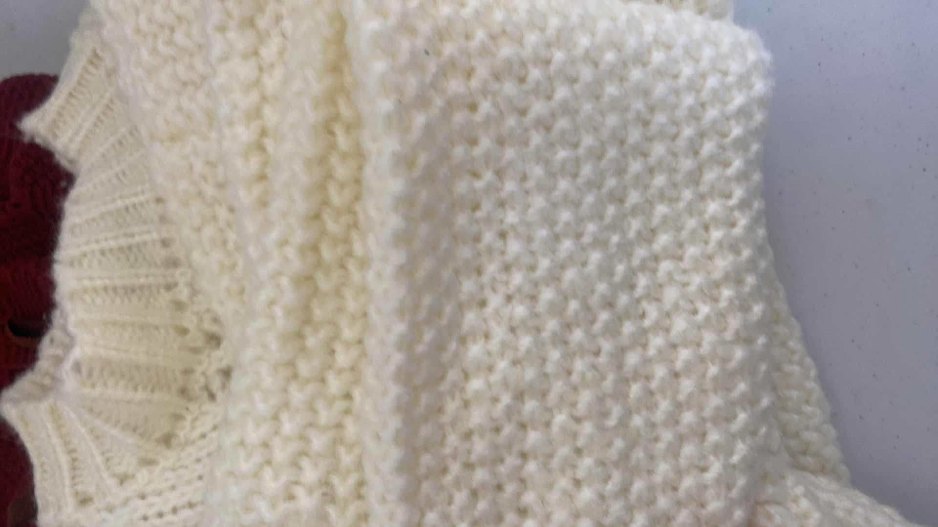 Photo 1 of 5 - WOMENS CLOTHING JEANS SIZE 5 & S, SWEATERS MEDIUM & LARGE