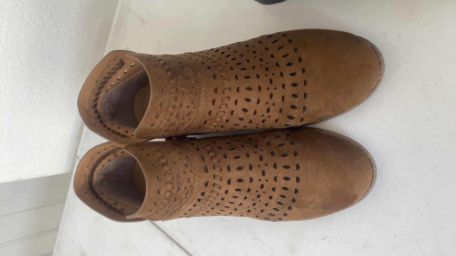 Photo 1 of 3 - WOMENS SHOES & BOOTS SIZES 7 & 7 1/2