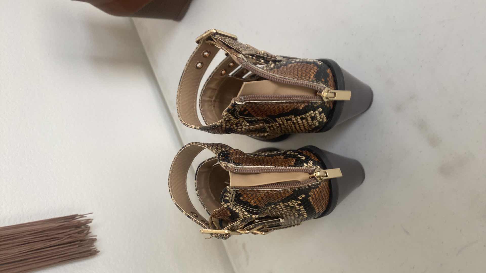 Photo 4 of 2 - WOMENS BOOTS SIZE 7 1/2