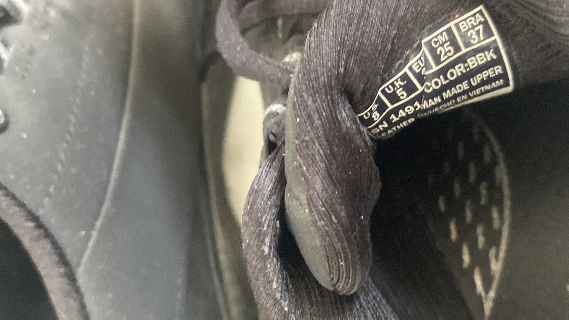 Photo 1 of 3 - WOMENS SNEAKERS & BOOTS SIZES 7 1/2 & 8