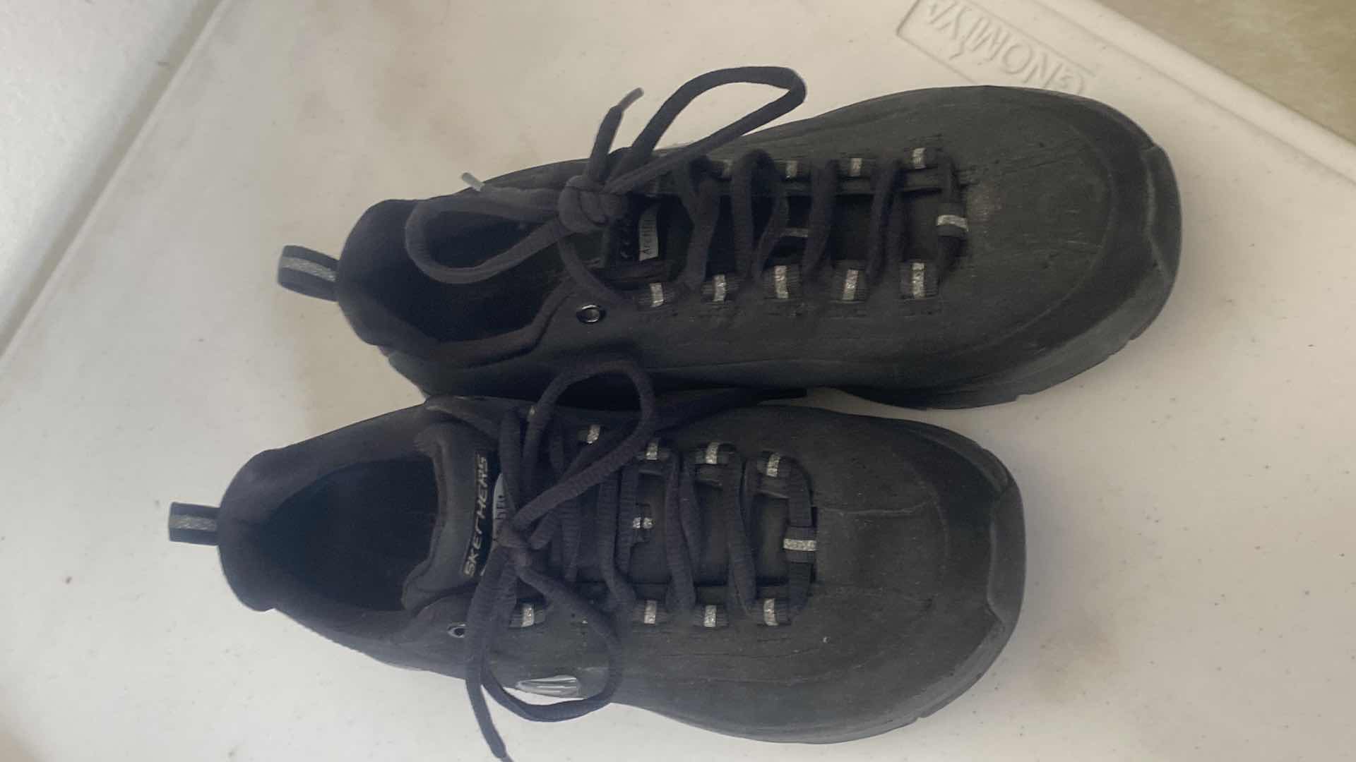 Photo 1 of 3 - WOMENS SNEAKERS & BOOTS SIZES 7 1/2 & 8