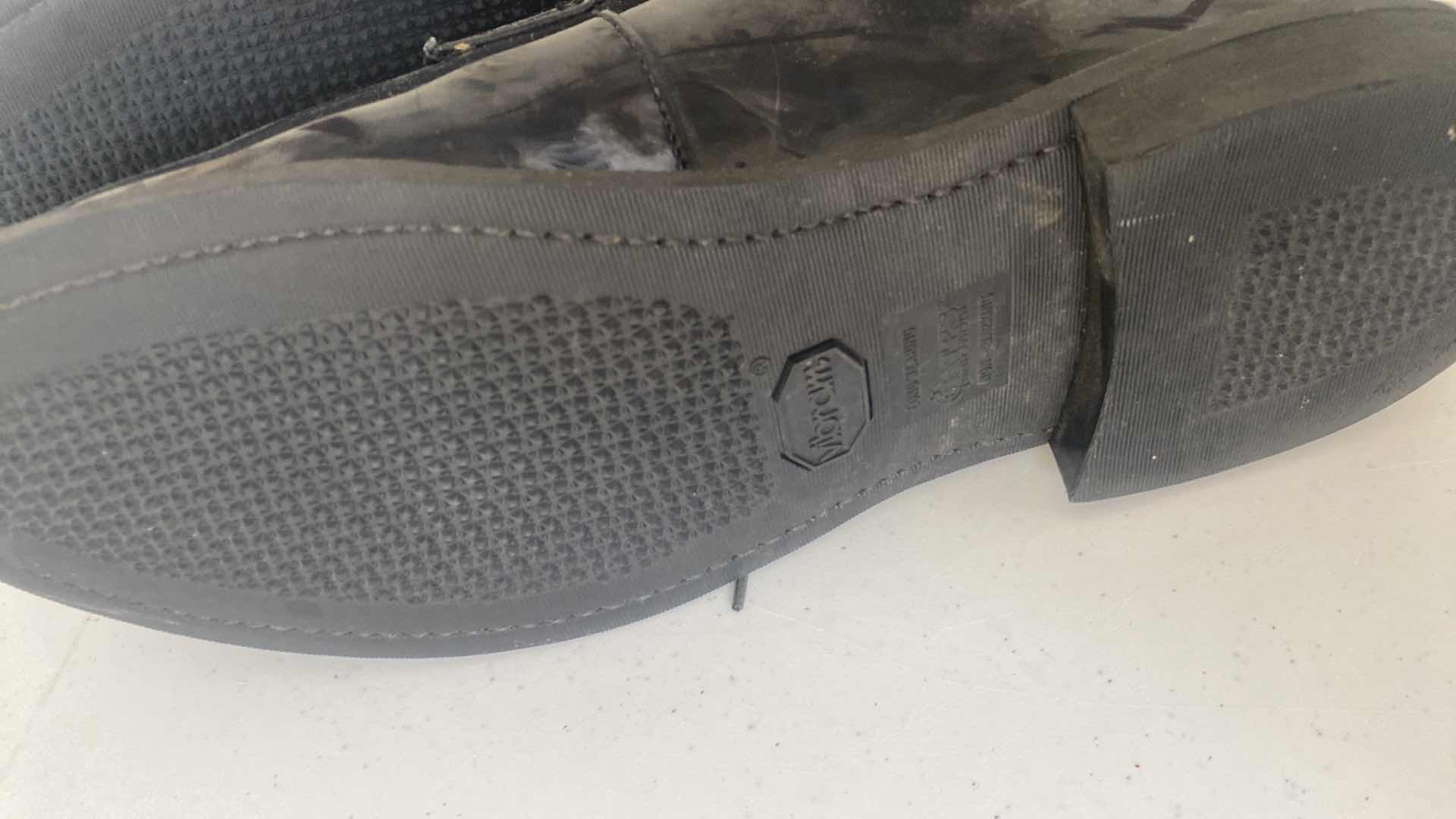 Photo 1 of MENS BATES DRESS SHOES SIZE 10D