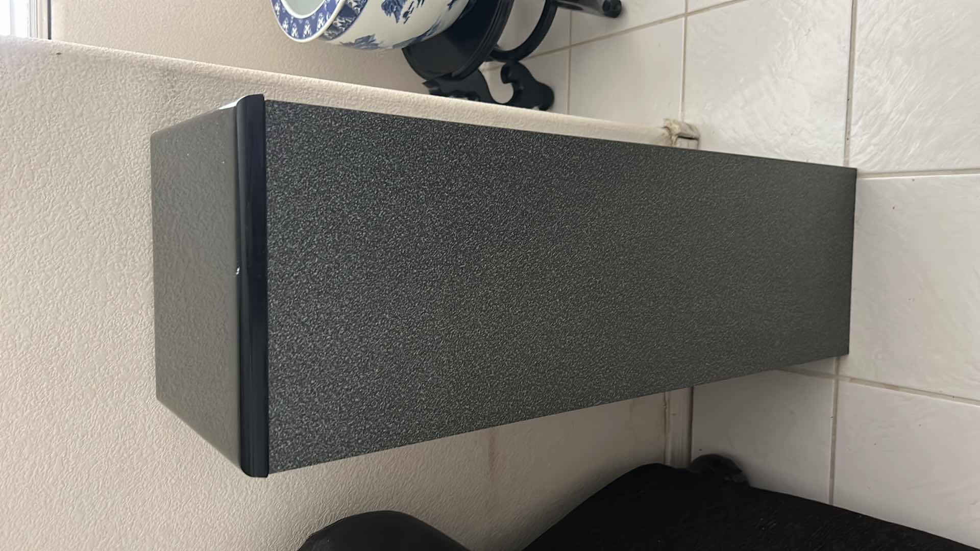 Photo 2 of TALL PILAR STAND H3”