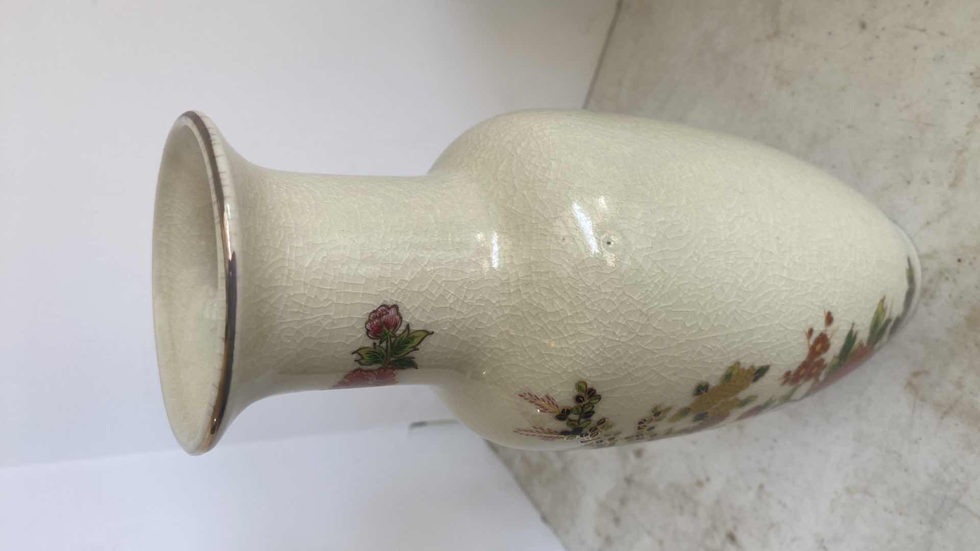Photo 1 of JAPANESE PORCELAIN VASE H11”