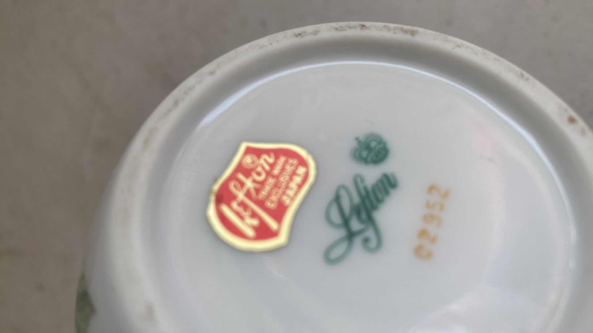 Photo 1 of 2 - PORCELAIN VASE & GINGER JAR LARGEST H6 1/2”