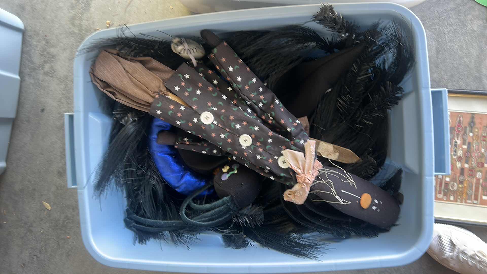 Photo 1 of HOLIDAY DECOR