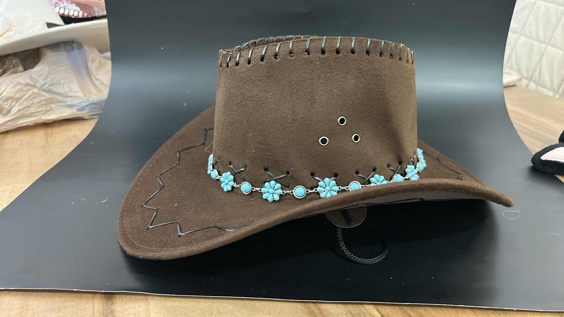Photo 1 of MENS / WOMENS COWBOY/COWGIRL HAT SIZE MED