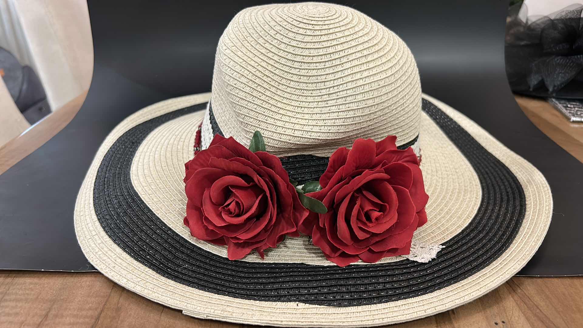 Photo 1 of NEW - WOMENS FLOPPY SUN HAT