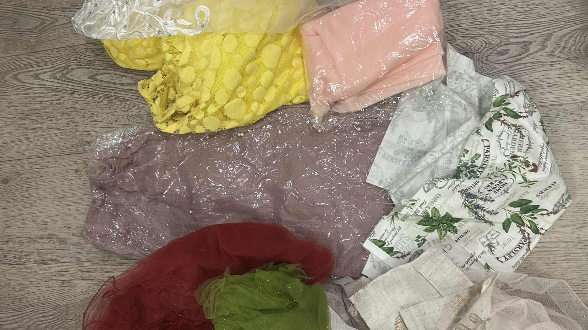 Photo 1 of BASKET WITH CRAFTING FABRIC & WHEAT