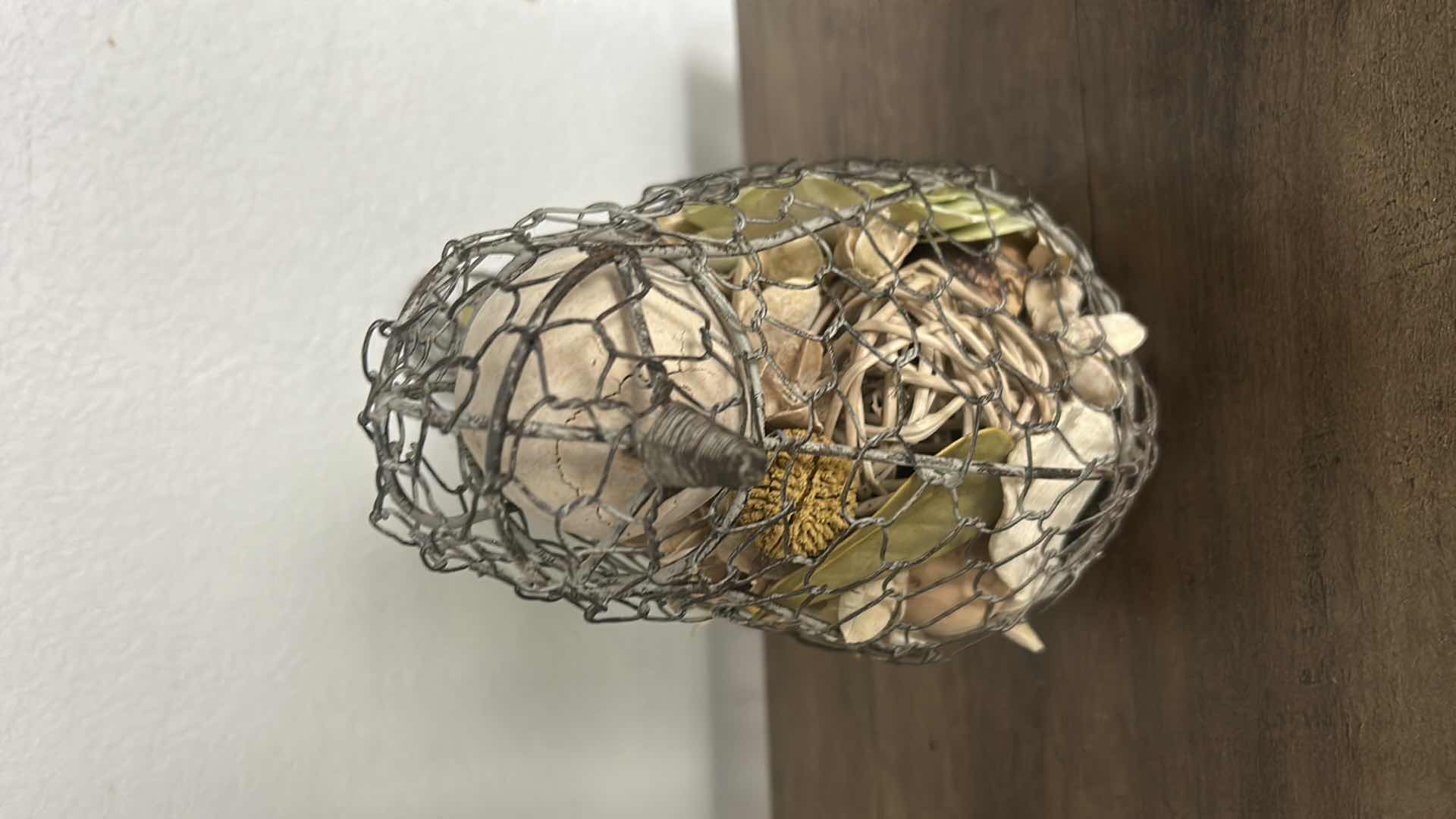 Photo 1 of WIRE BIRD SCULPTURE WITH DRY FLOWERS H7.5”