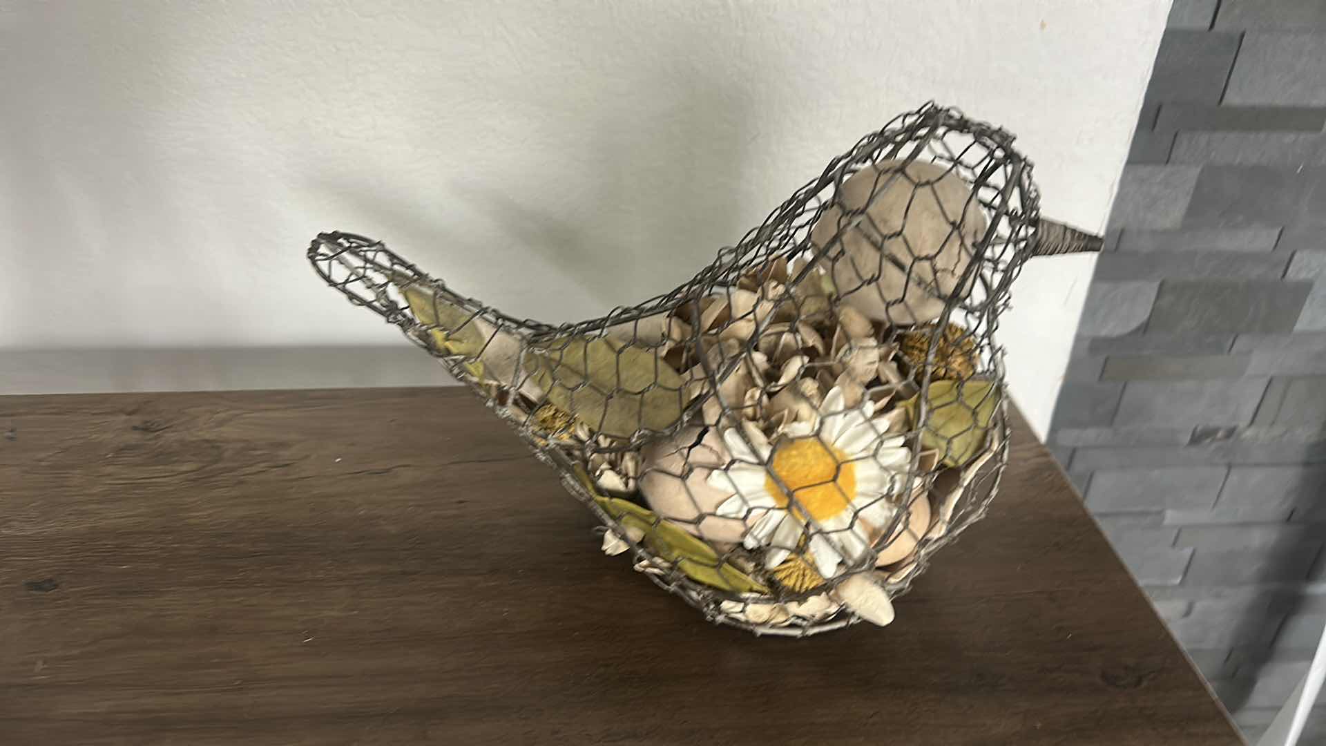 Photo 1 of WIRE BIRD SCULPTURE WITH DRY FLOWERS H7.5”