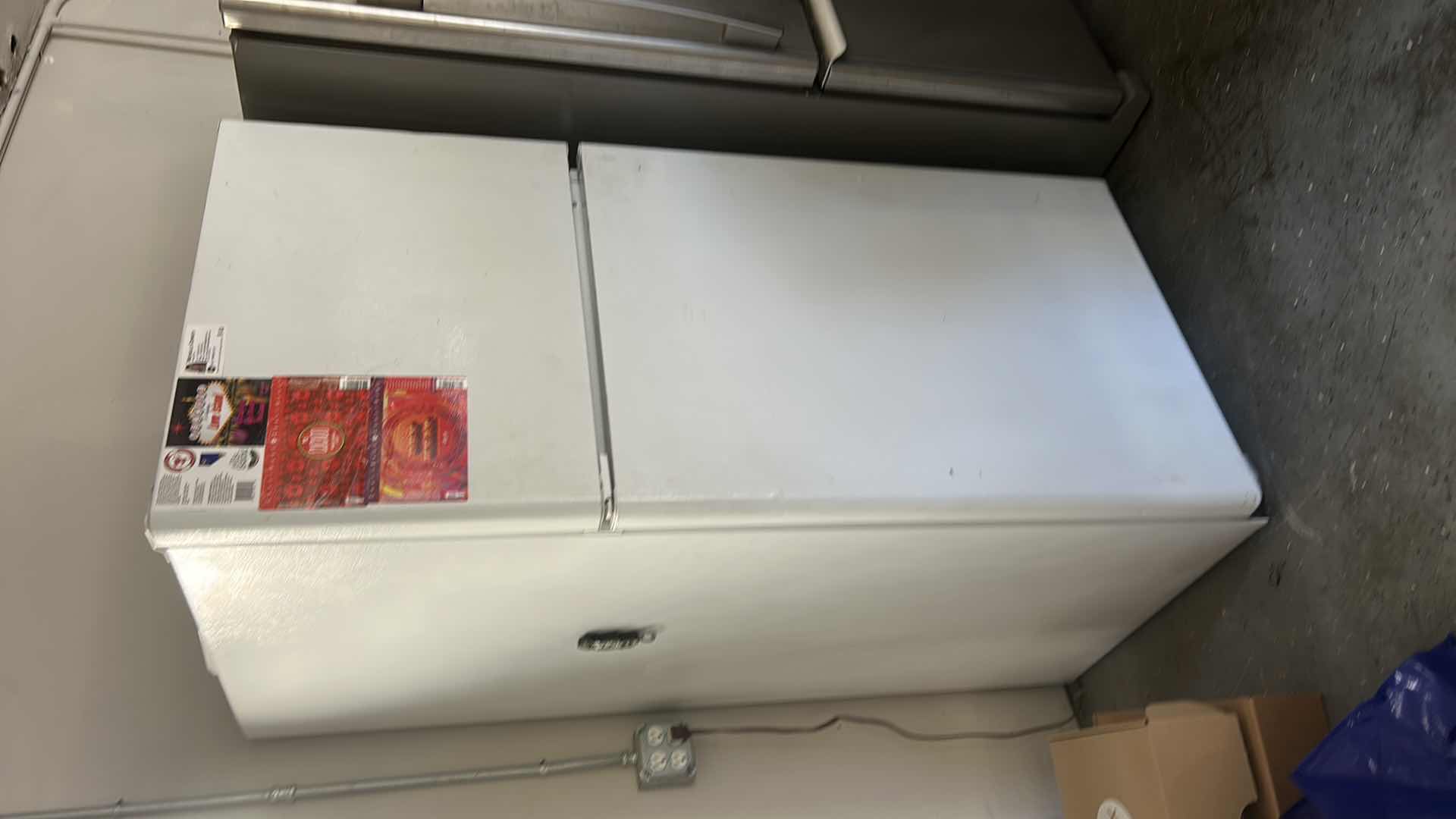 Photo 1 of TOP FREEZER REFRIGERATOR