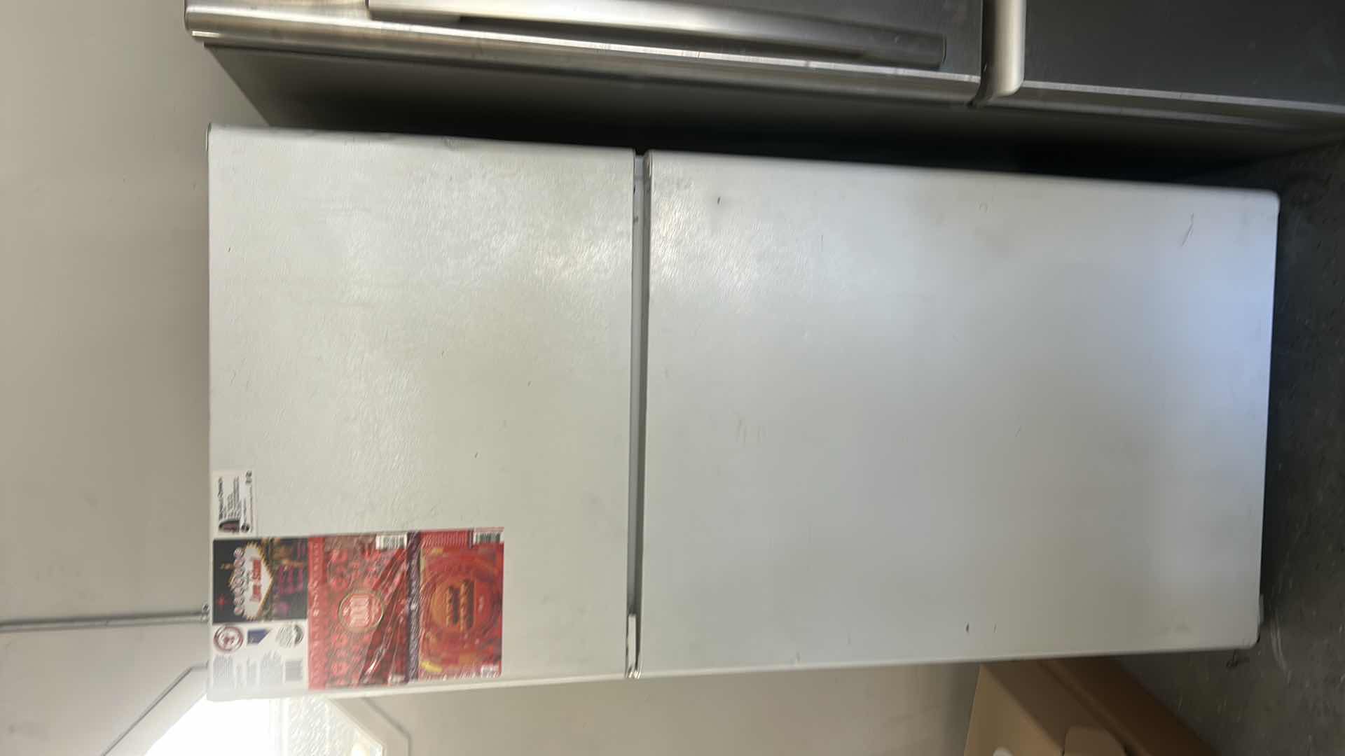 Photo 1 of TOP FREEZER REFRIGERATOR