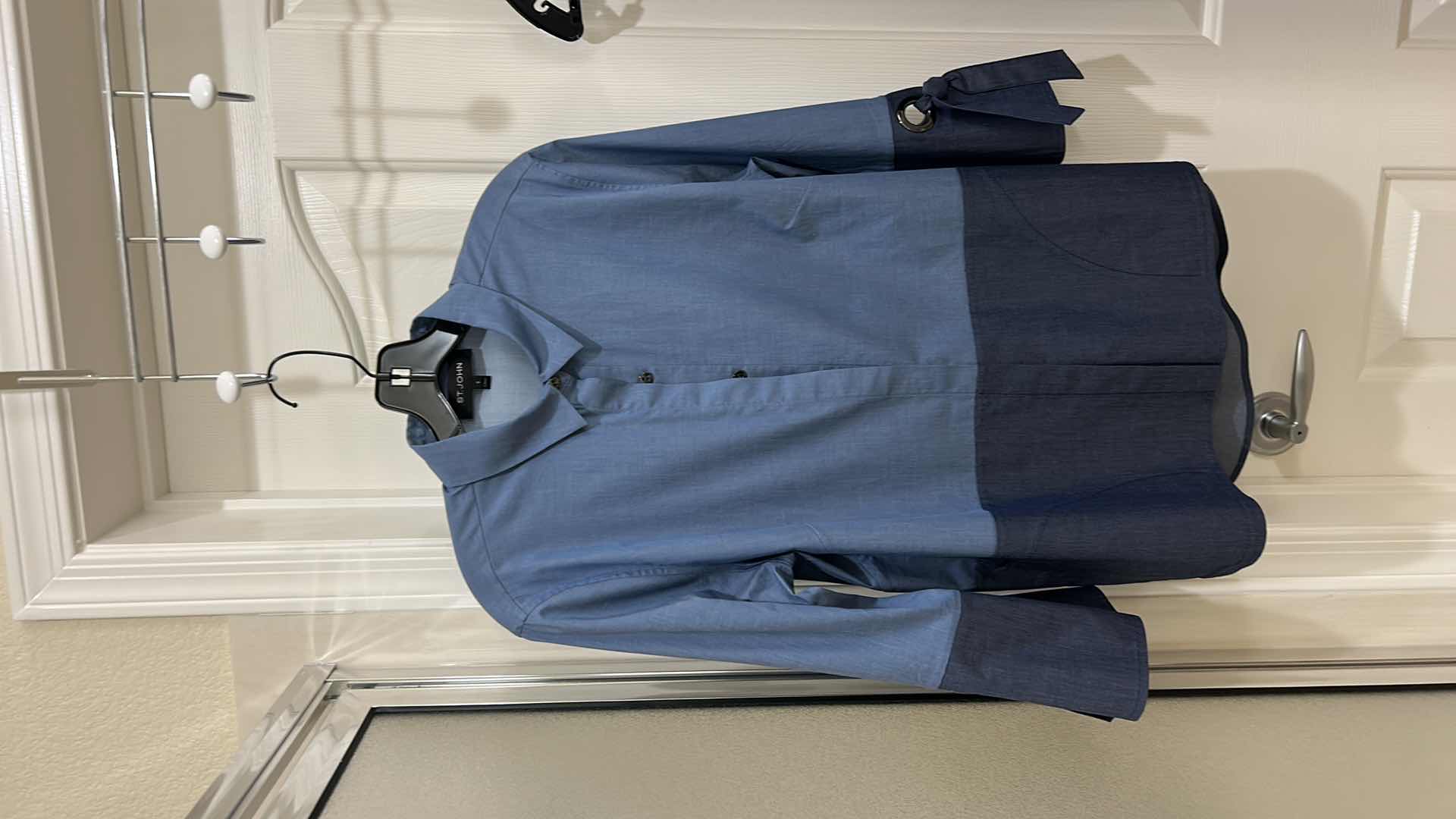 Photo 1 of ST JOHN DESIGNER  BLUE TWO TONE LONG SLEEVE BLOUSE, ST JOHN DESIGNER NAVY BLUE PANTS (S/M)