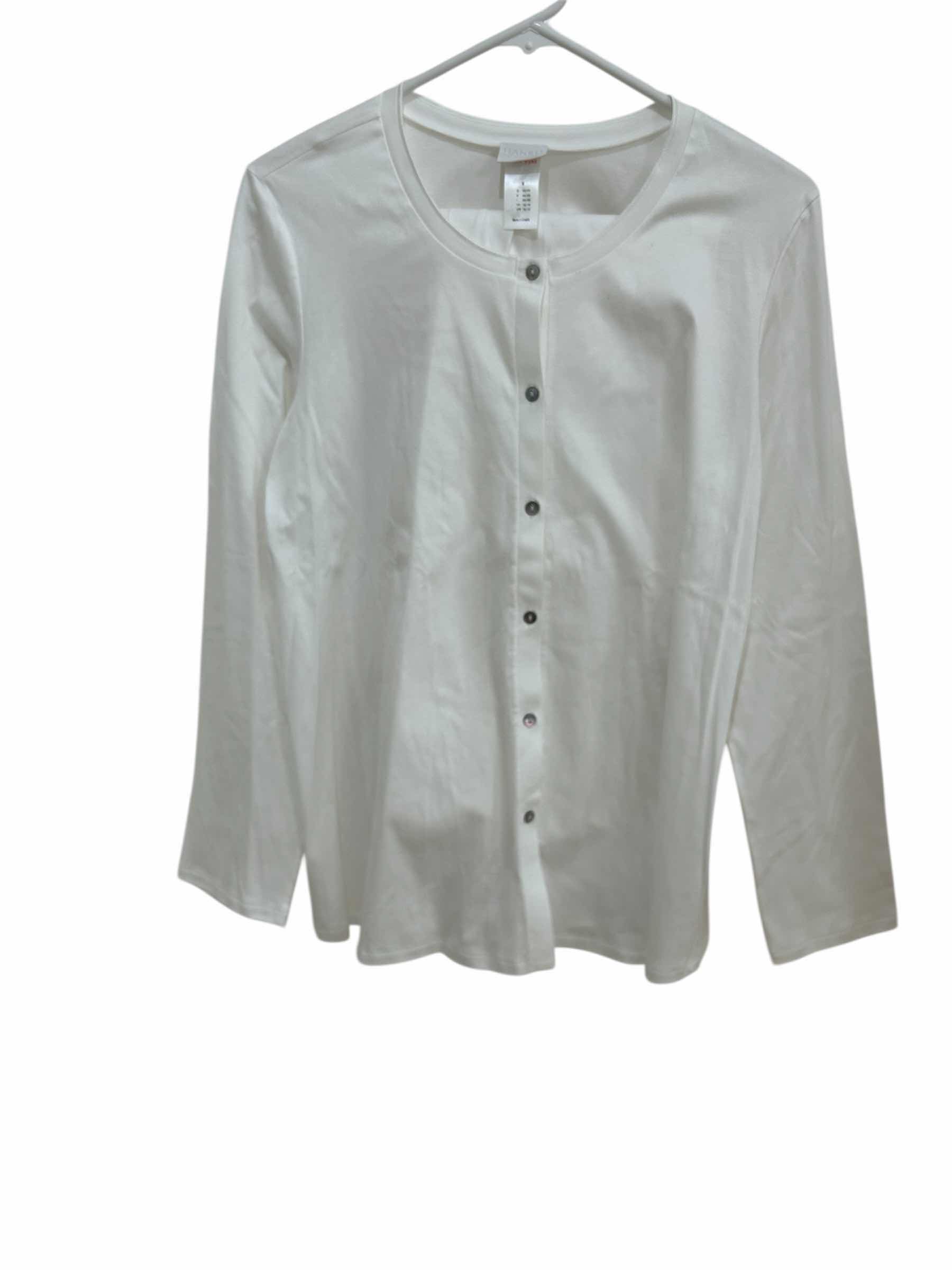 Photo 1 of HANRO WHITE LOUNGE SET (SIZE M)