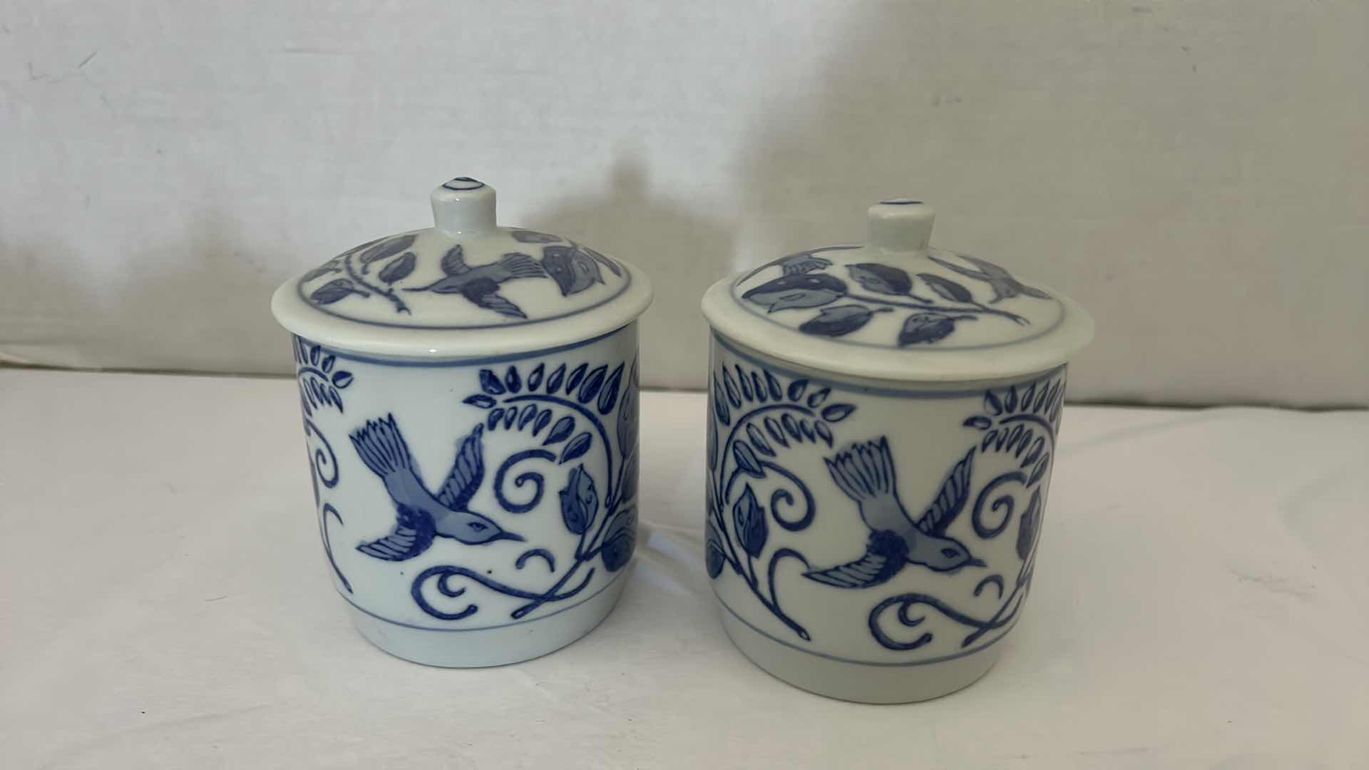 Photo 1 of 2- VINTAGE BLUE & WHITE  TEACUPS W LIDS 