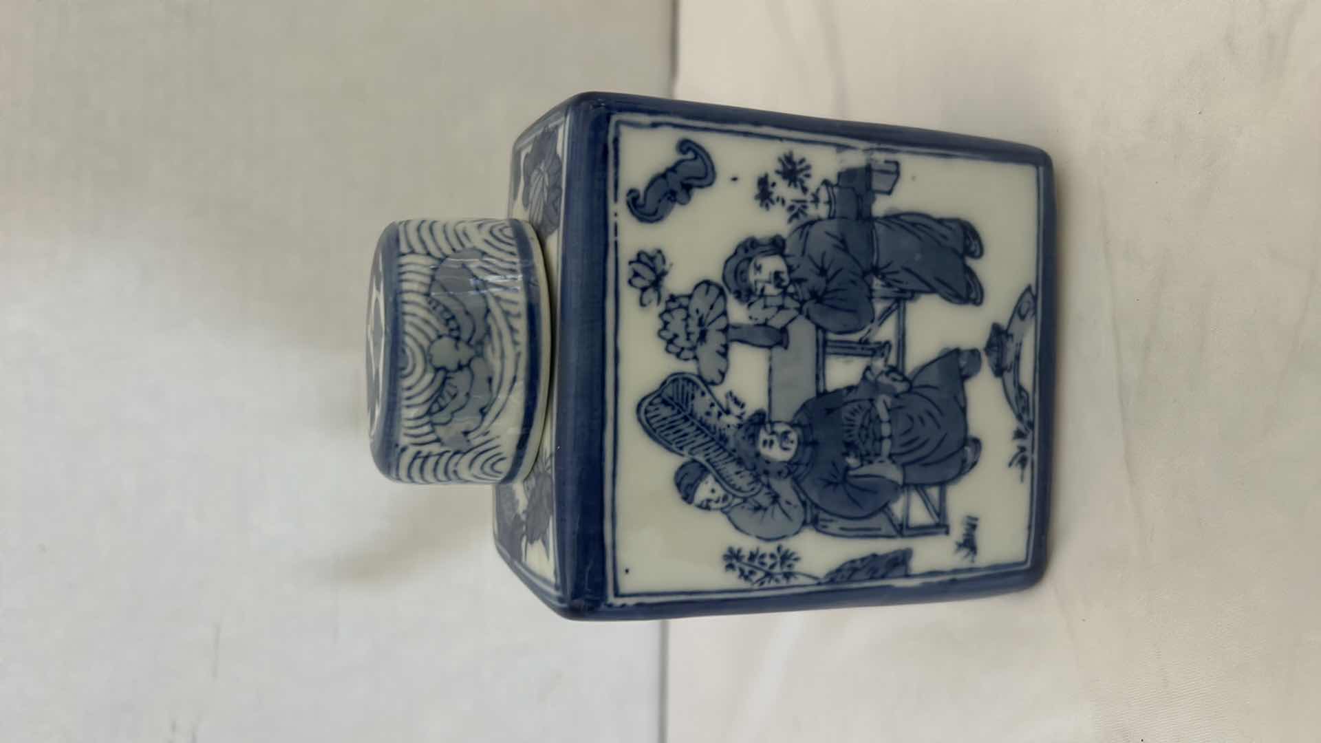 Photo 5 of 1940’S CHINESE CHINOISERIE PORCELAIN TEA CADDY $65 H5.5”