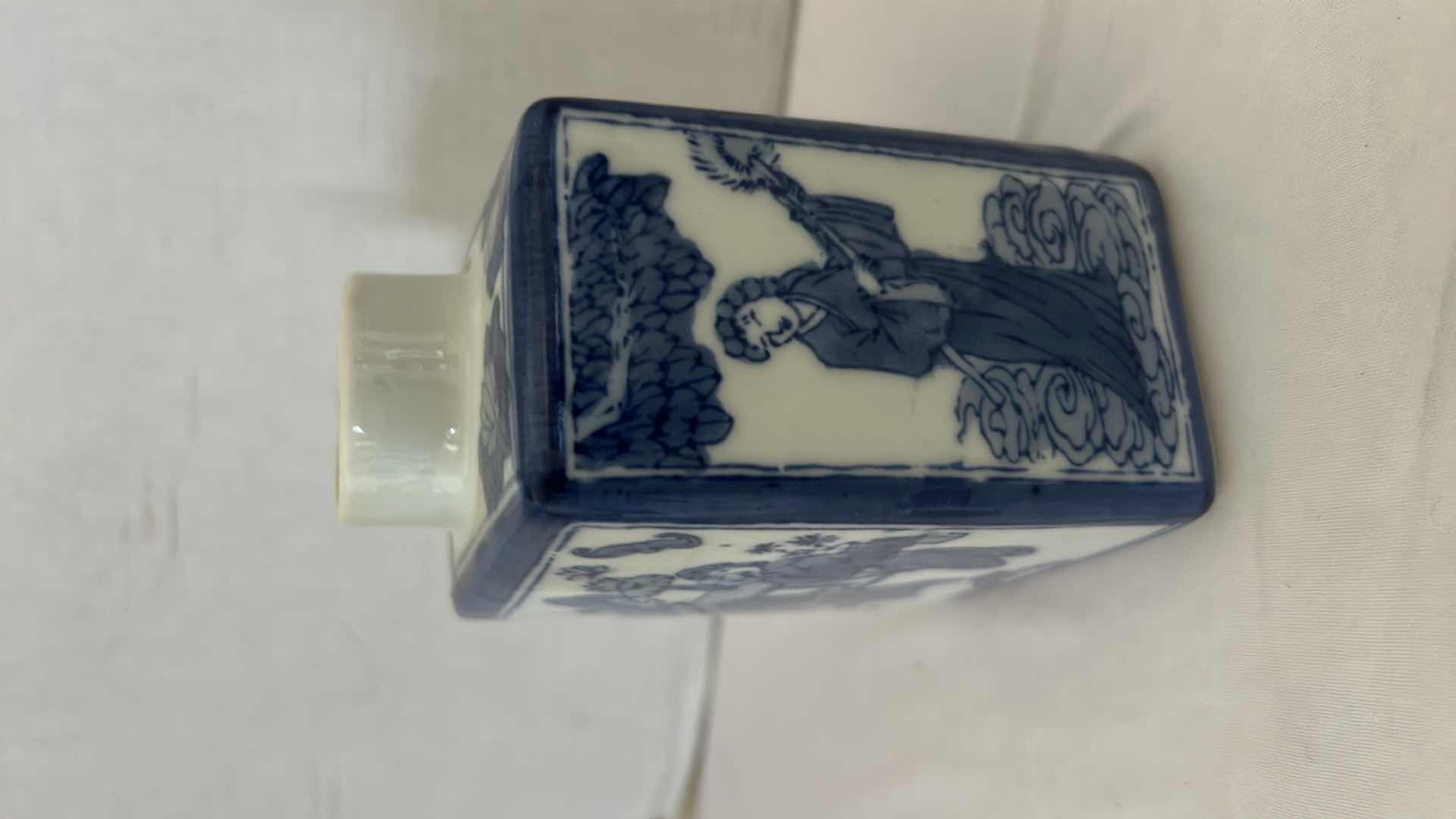 Photo 1 of 1940’S CHINESE CHINOISERIE PORCELAIN TEA CADDY $65 H5.5”