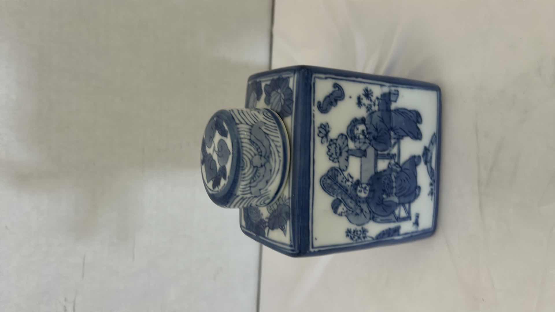 Photo 2 of 1940’S CHINESE CHINOISERIE PORCELAIN TEA CADDY $65 H5.5”