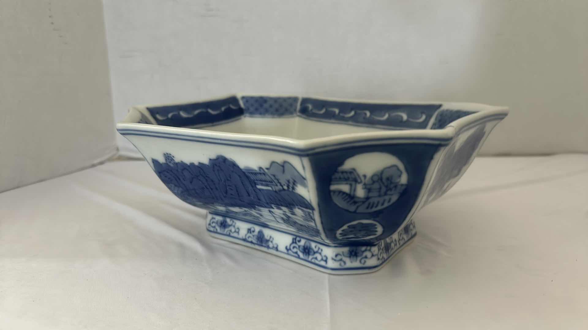 Photo 1 of ANTIQUE CHINESE BLUE & WHITE PORCELAIN BOWL 