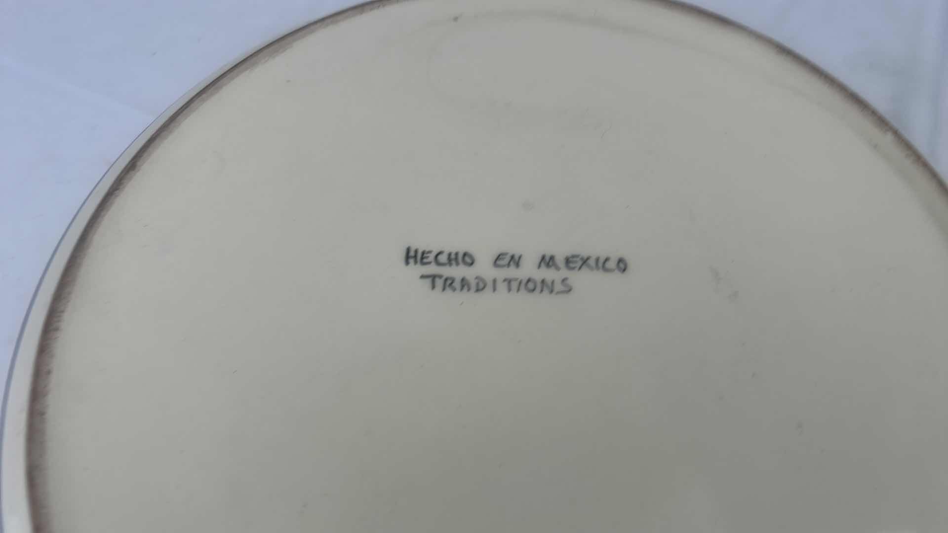 Photo 4 of 12" ROUND VINTAGE MEXICAN FOLK ART "ROOSTER" POTTERY BOWL- HECHO EN MEXICO TRADITION  