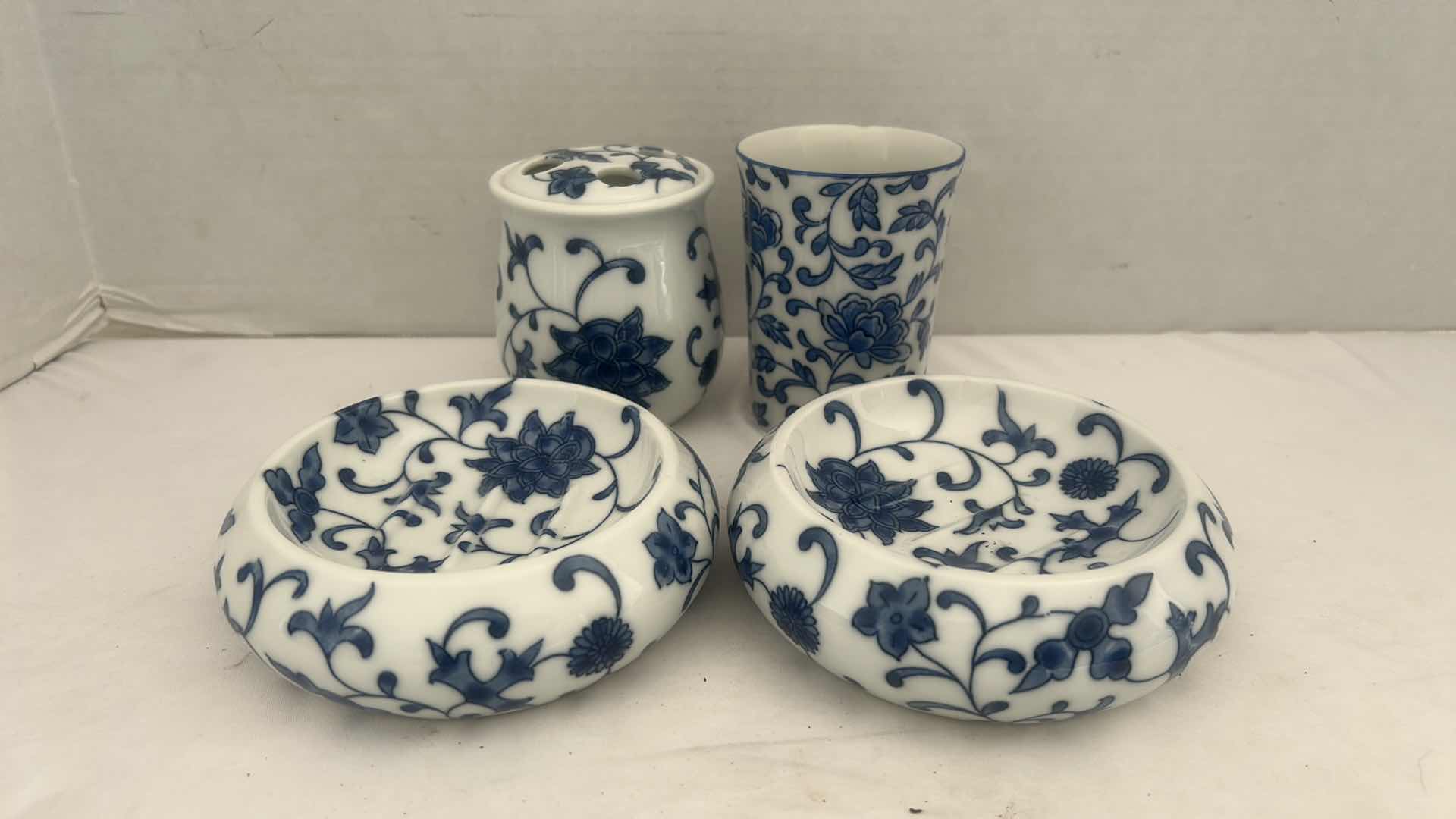 Photo 1 of 4 PC BATHROOM COLLECTION