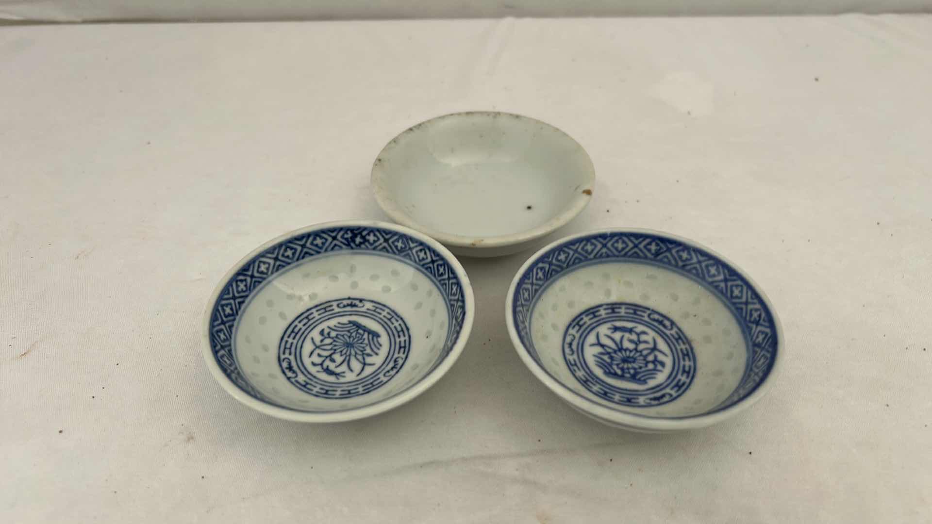 Photo 5 of 6 SMALL CHINESE PORCELAIN BOWLS