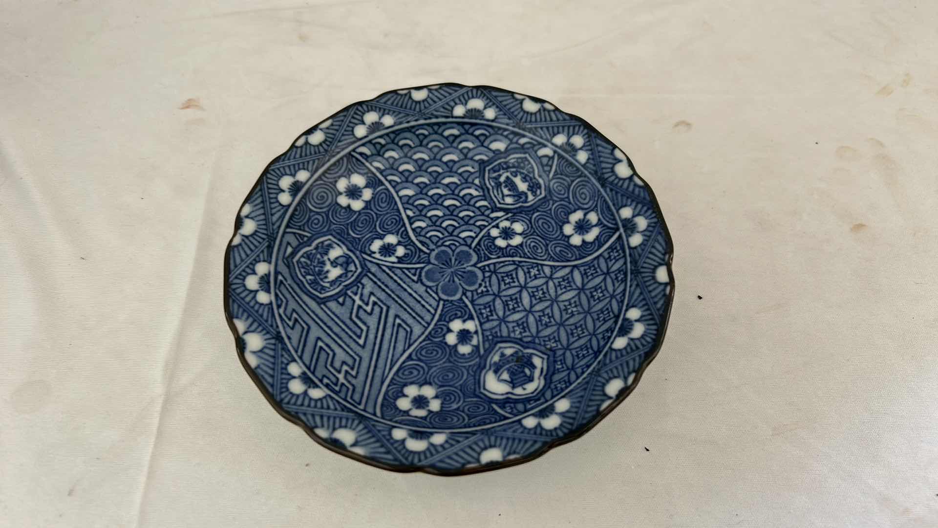 Photo 4 of 7 -BLUE & WHITE CHINESE PORCELAIN PLATES & SAUCERS 