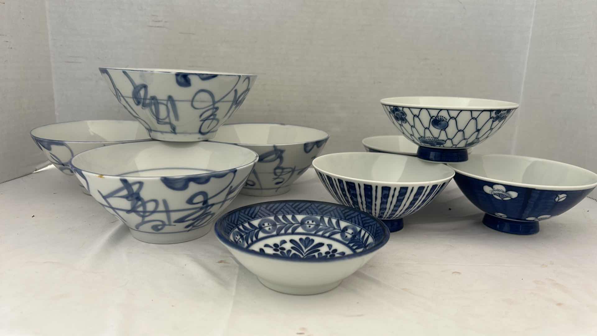 Photo 9 of 9 - BLUE AND WHITE CHINESE PORCELAIN BOWLS