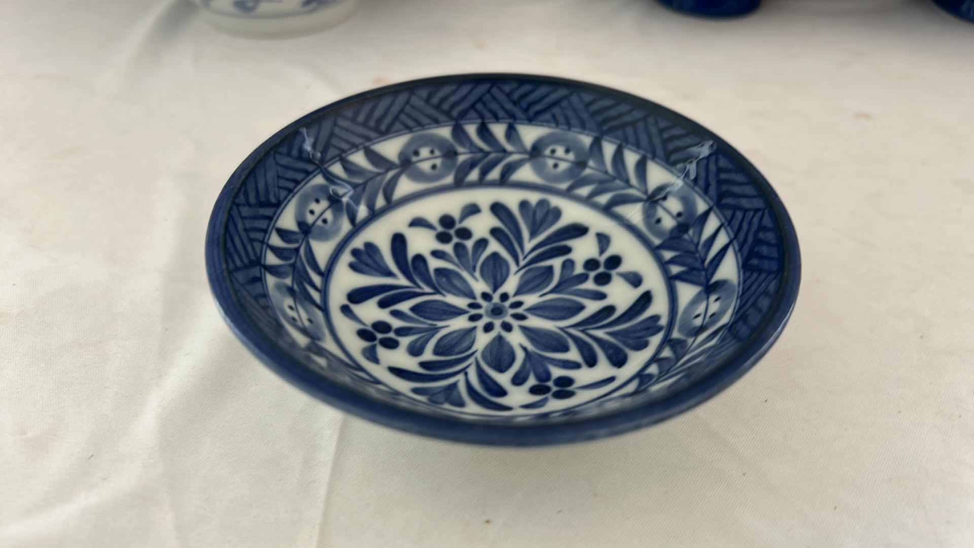 Photo 2 of 9 - BLUE AND WHITE CHINESE PORCELAIN BOWLS